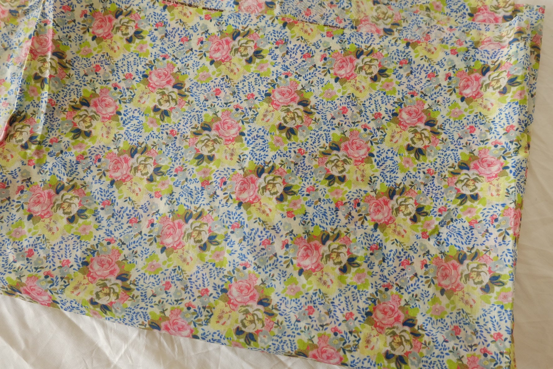 Blue Sprig Rose Lightweight Cotton – 1.09 yd