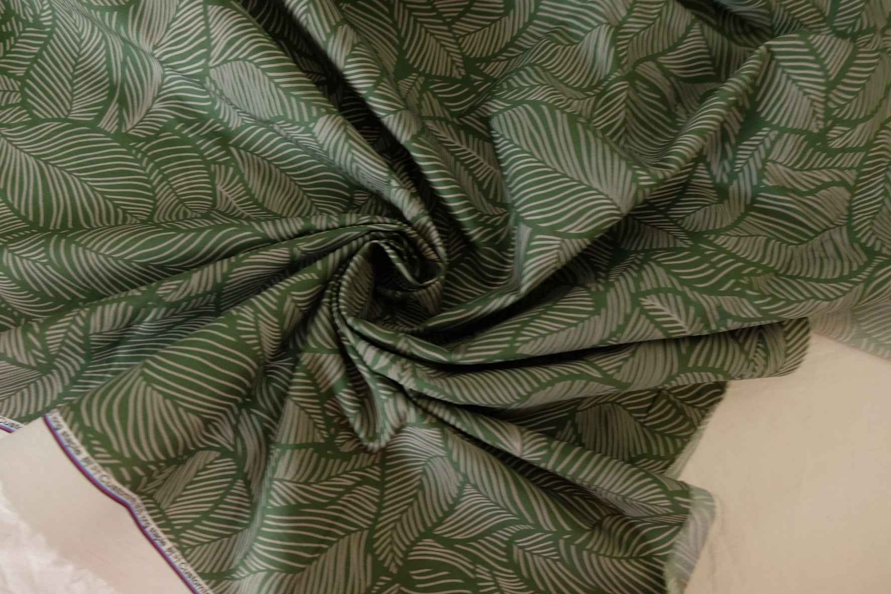 Forest Green Leaf 80s Cotton Poplin Fabric – 1.6 yd