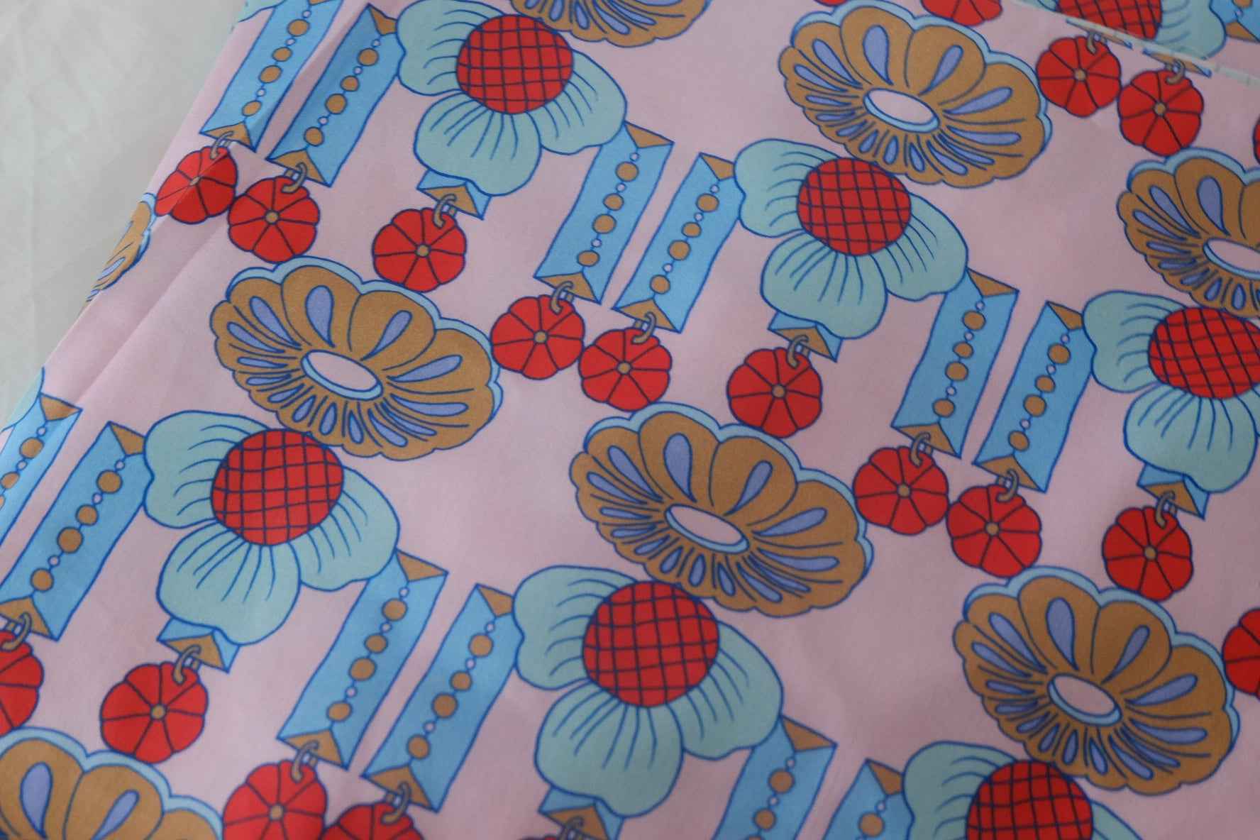 Retro Geometric Floral Cotton Sateen – 1.6 yd