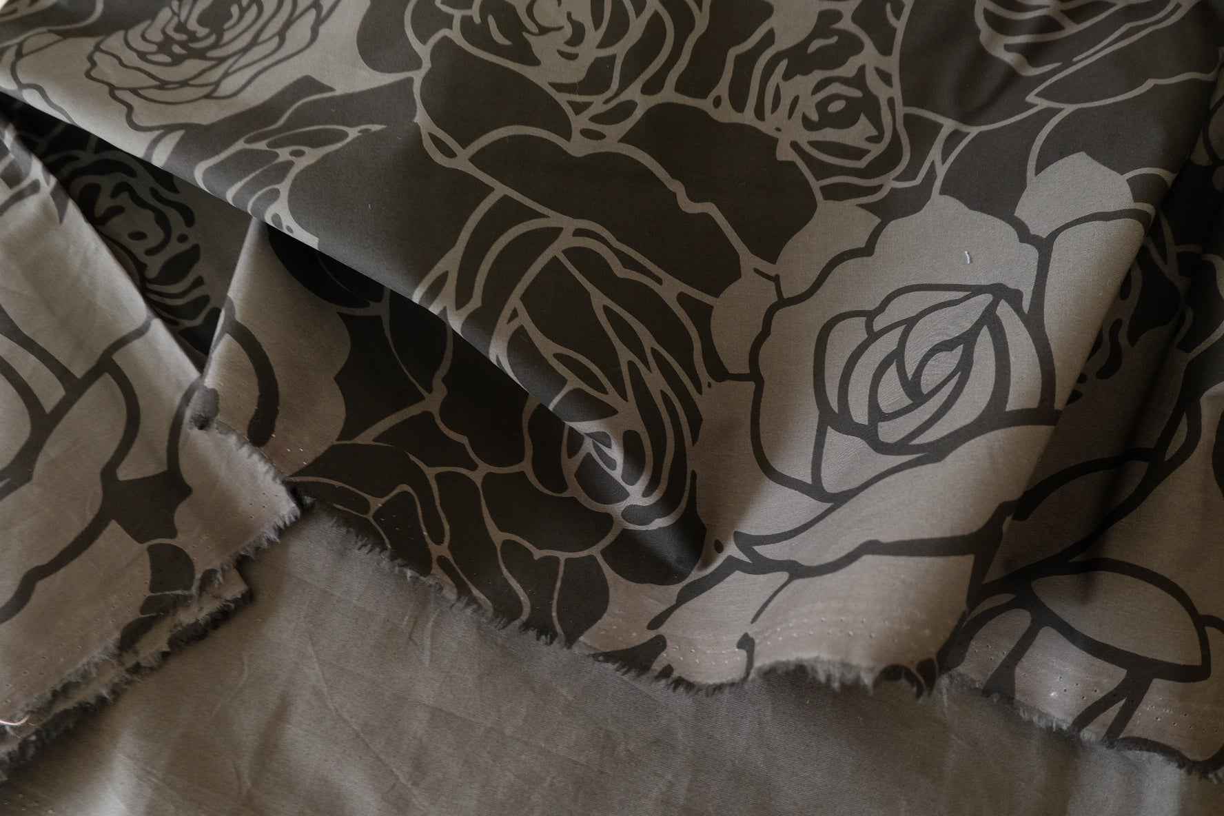 Dark Graphic Rose Heavy Cotton Poplin Fabric – 2 yd