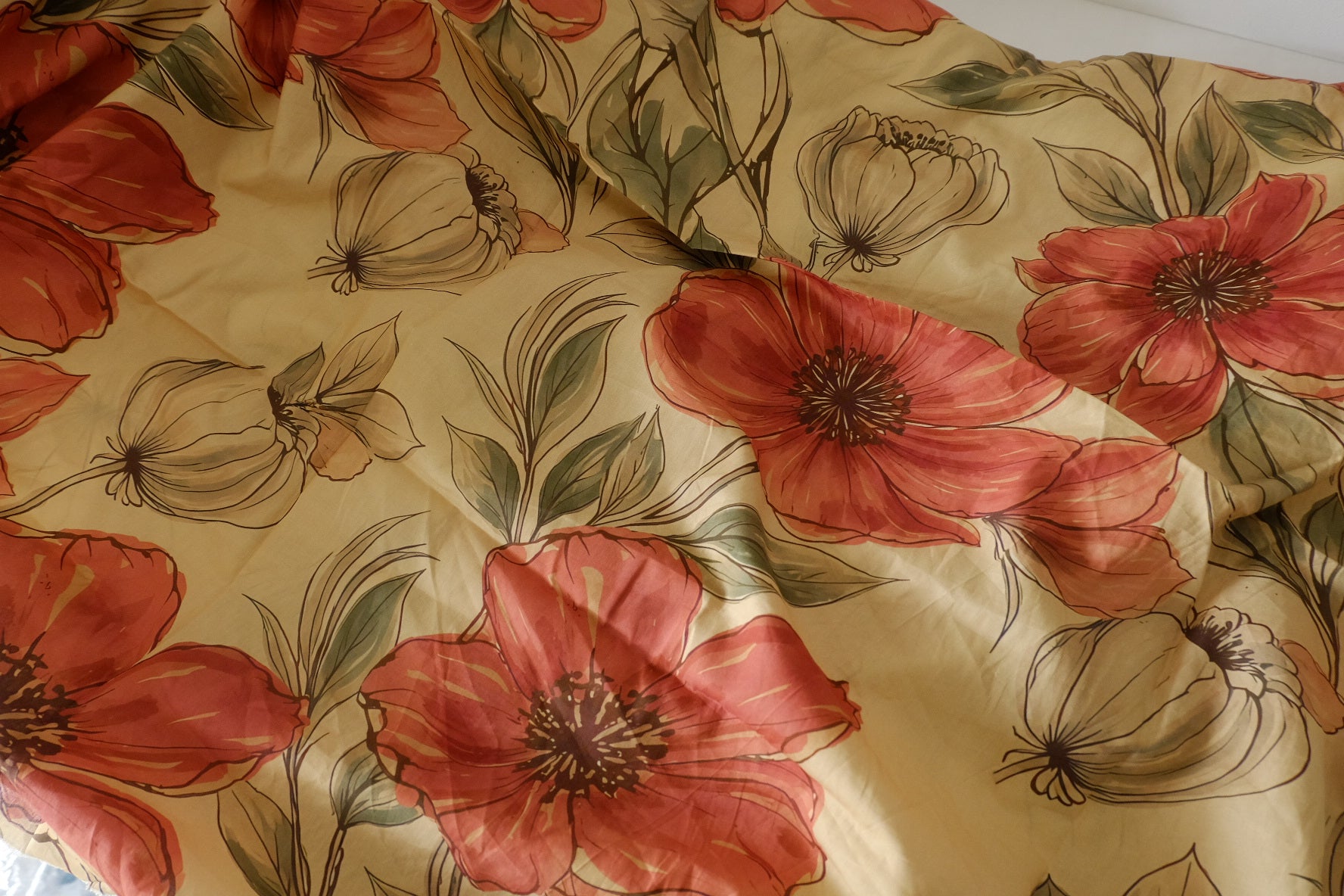 Painterly Coral Floral Cotton Lawn Fabric – 1.75 yd