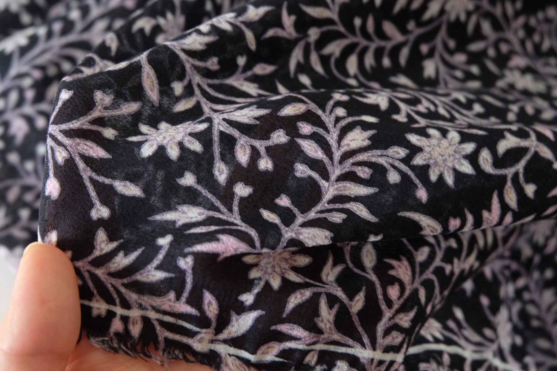Black Vine Floral Cotton Linen Fabric-1.64 yd/2.2 yd