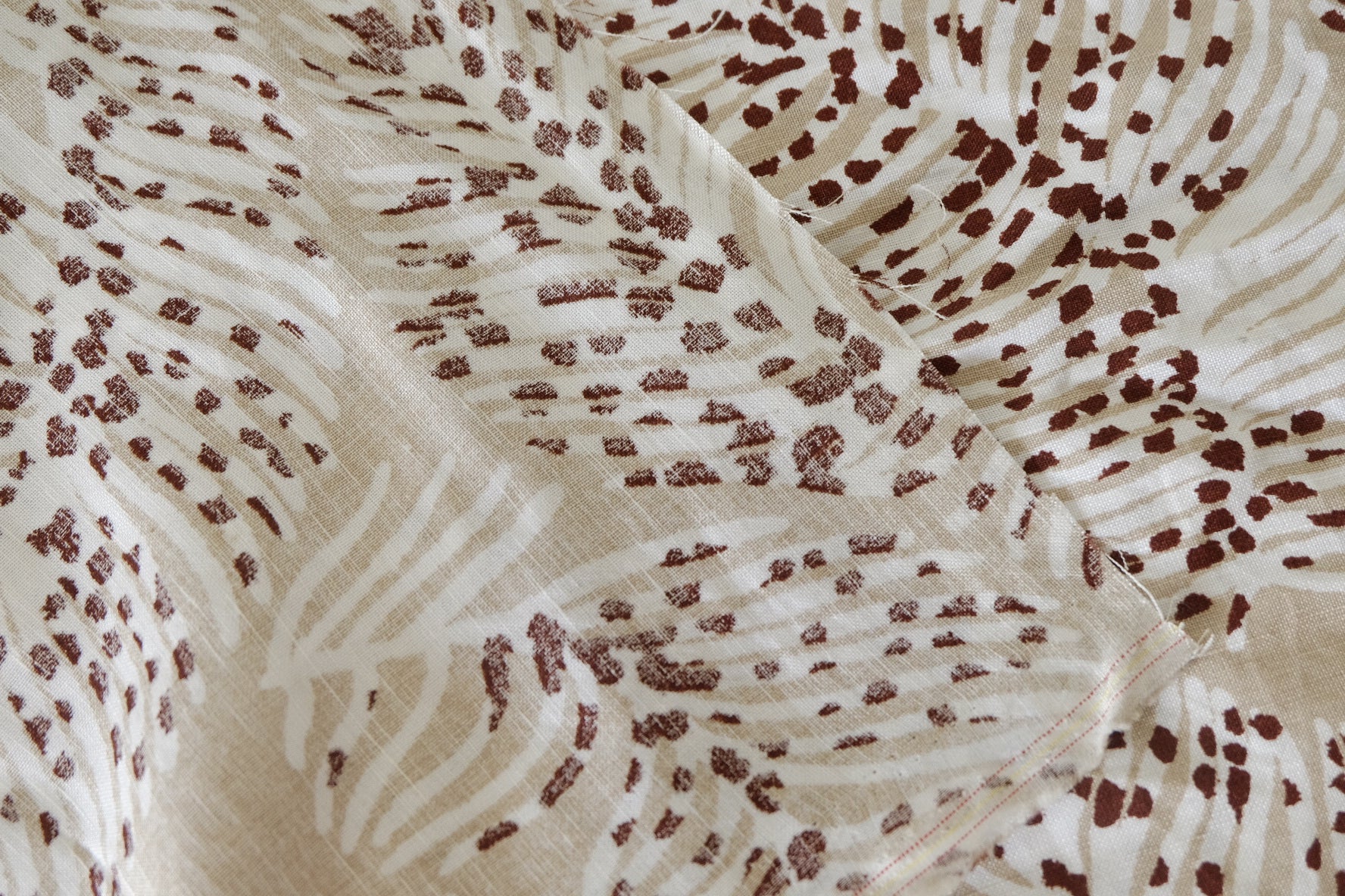 Neutral Leaf Print Linen Cotton Fabric – 1.25 yd