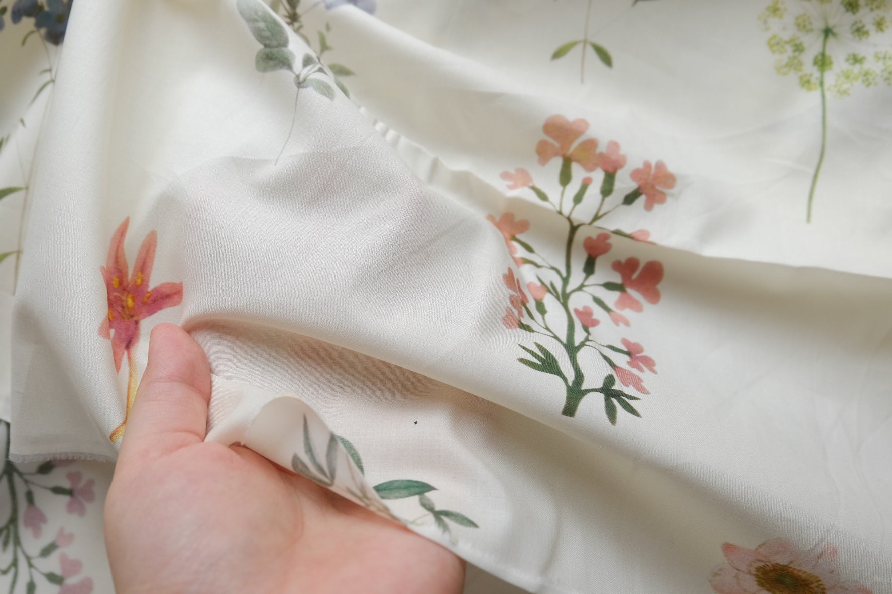 Botanical Garden Cotton Lawn – 3.3 yd