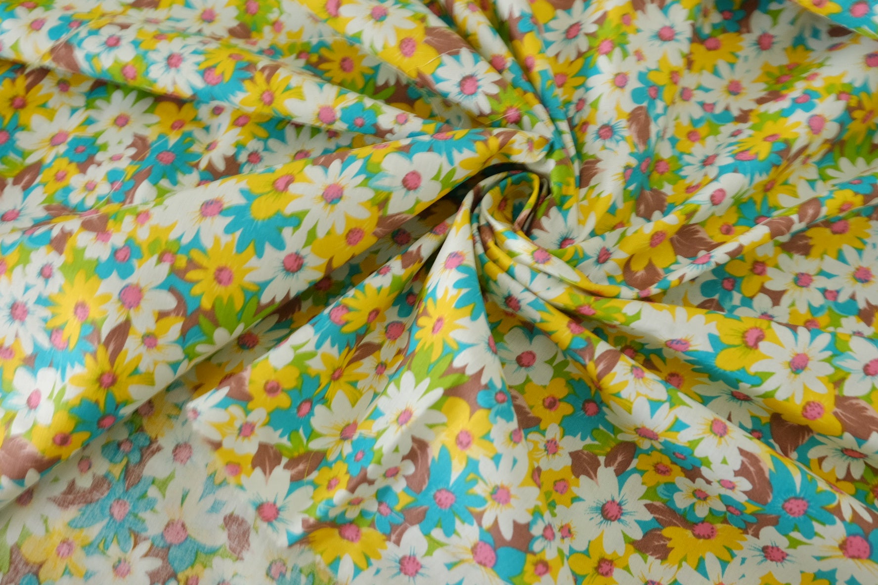 Colorful Daisy Garden Cotton Fabric – 2.2 yd/ 3.3 yd