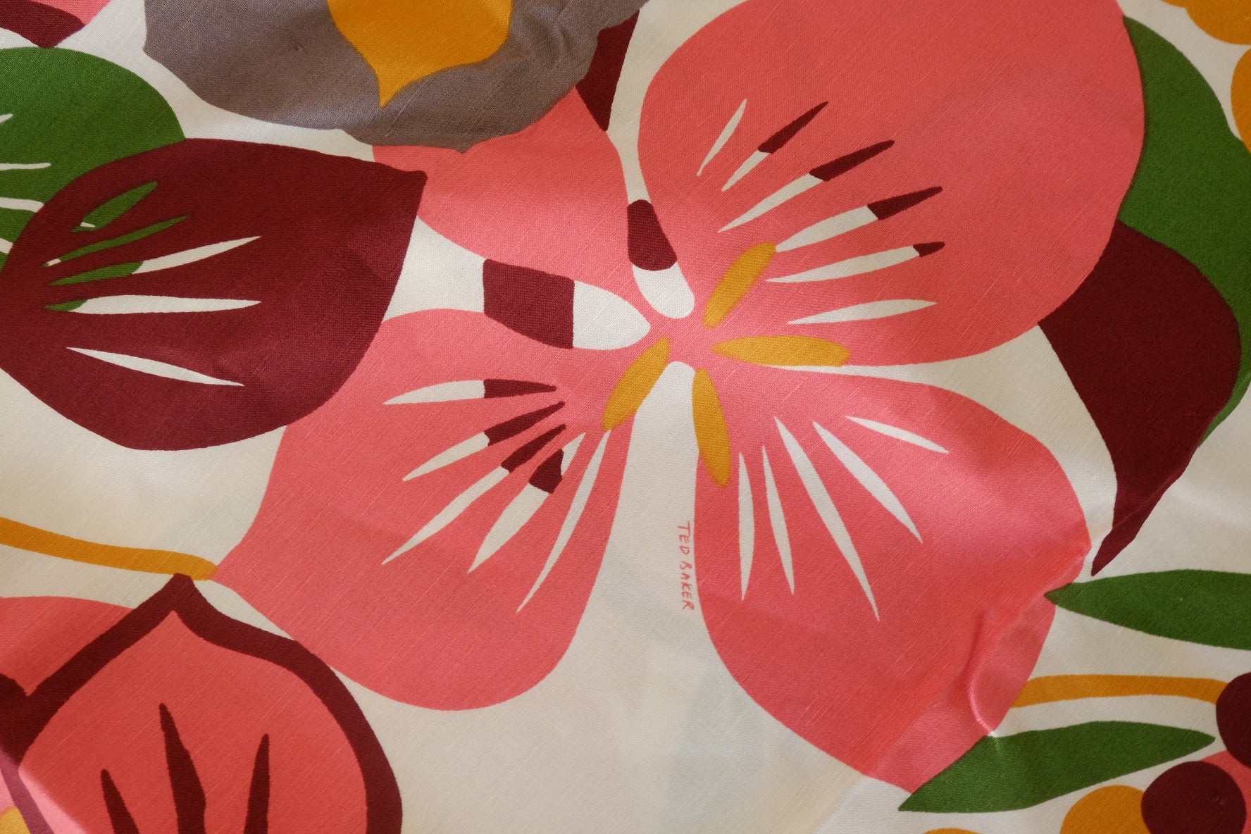 Designer Deadstock Bold Floral Linen Fabric – 1.6 yd