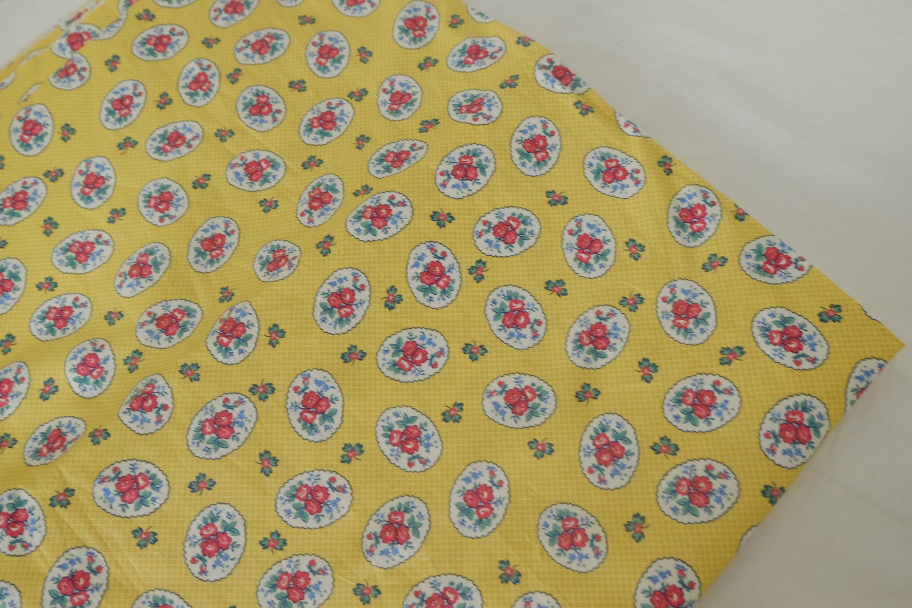 Vintage Rose Medallion Cotton Poplin Fabric – 1.6 yd