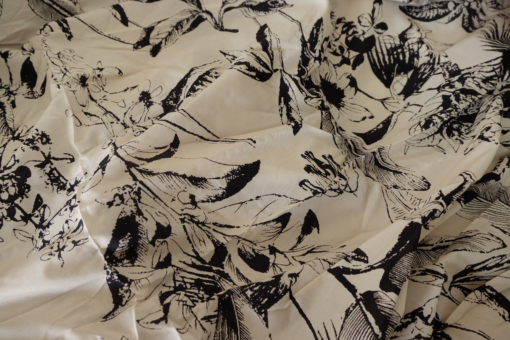 Black & White Botanical Cotton Poplin Fabric – 4.4 yd