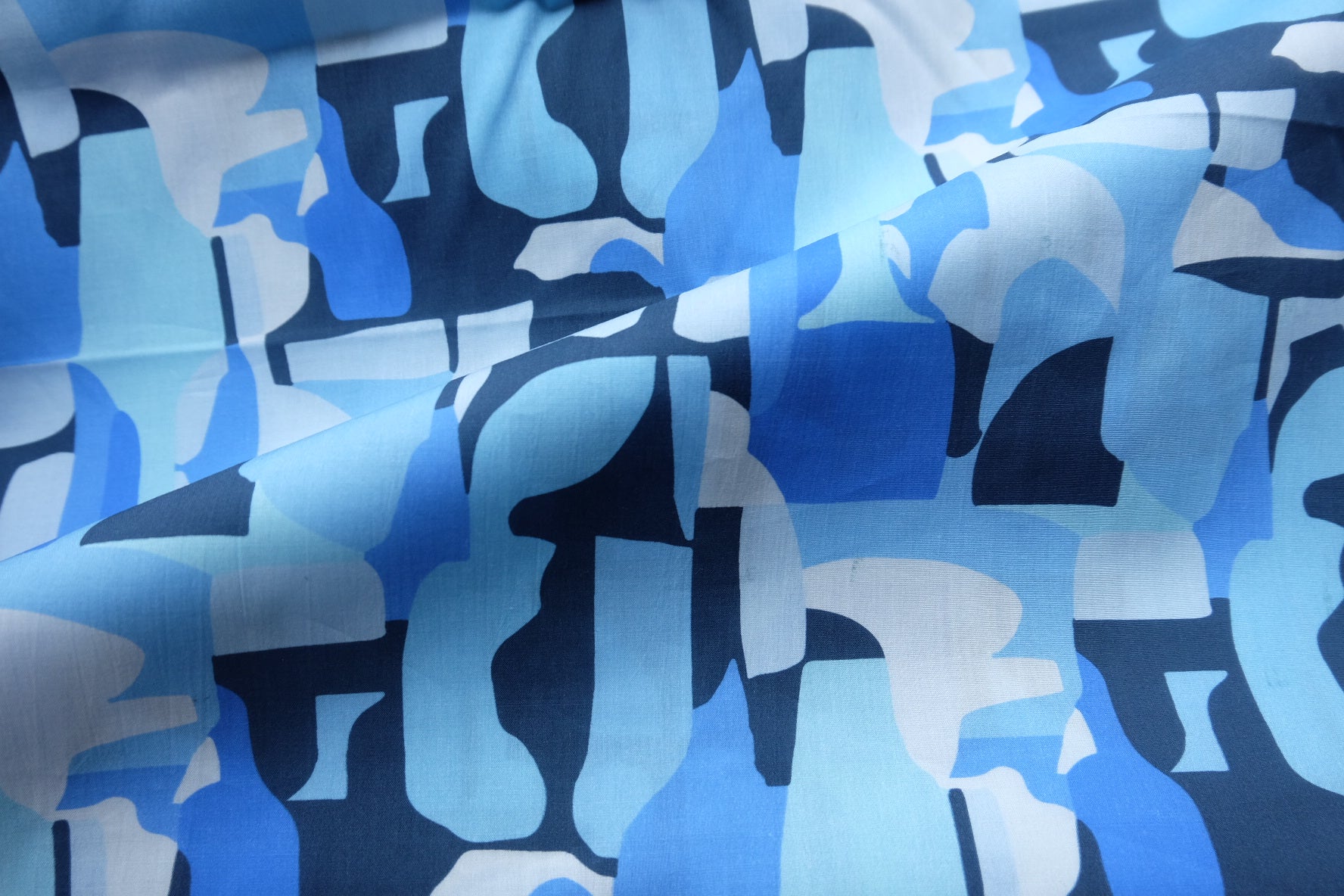 Abstract Blue Cotton Lawn – 3.3 yd