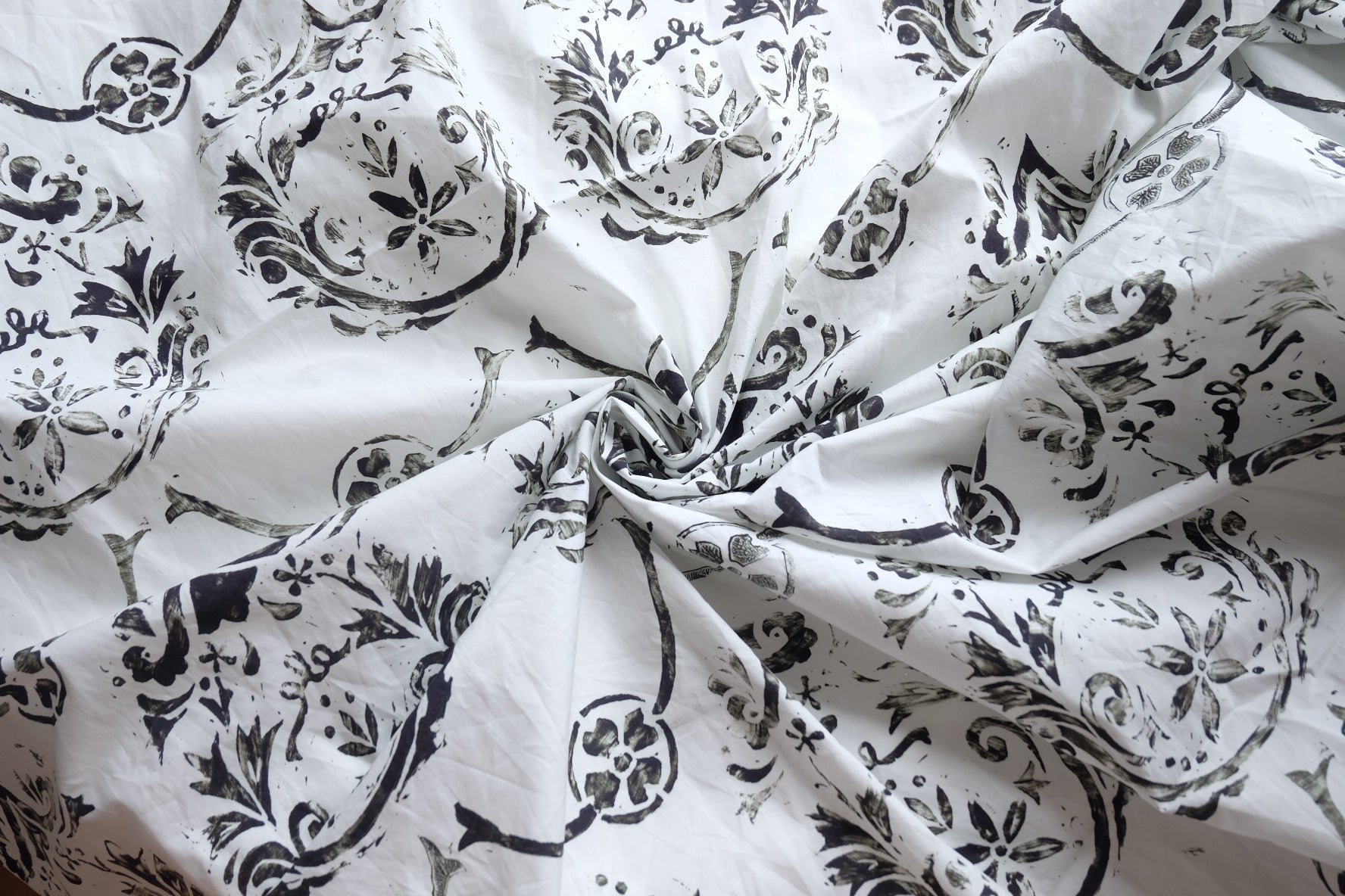 Black Ink Botanical Cotton Lawn – 3.3 yd