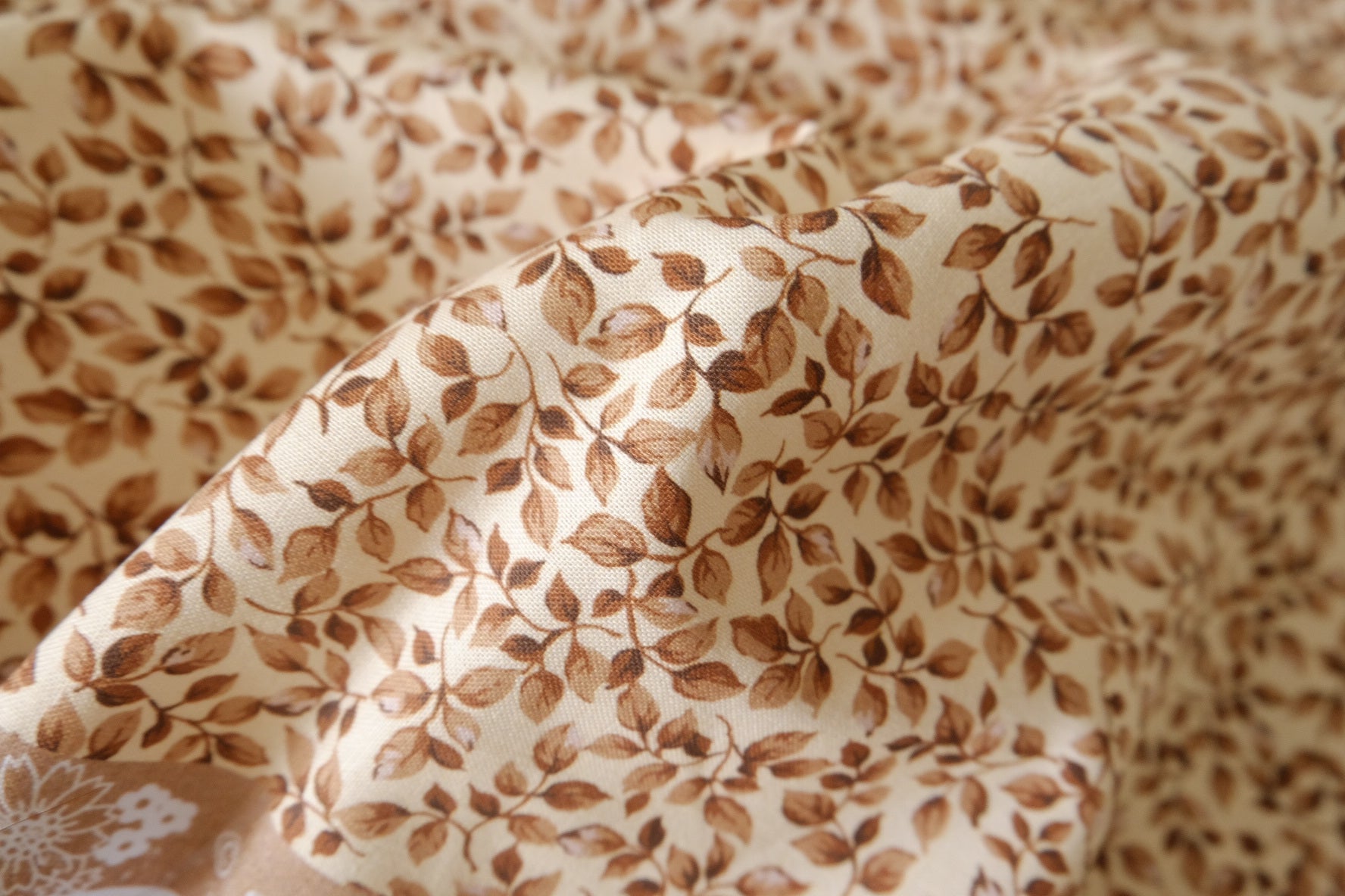 Brown Vine Print 20s Cotton Fabric – 1.97 yd