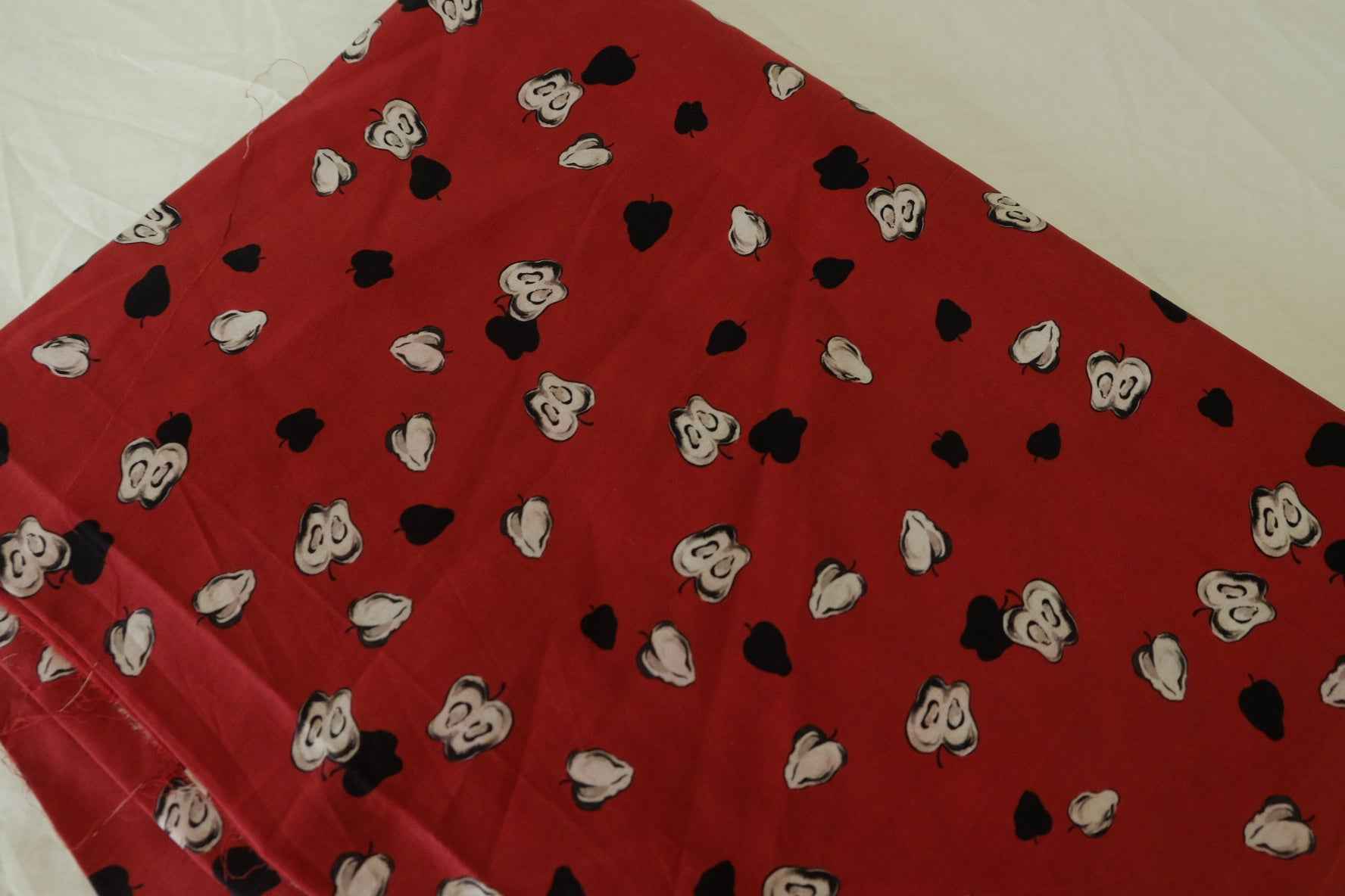 Red Apple Cotton Lawn Fabric – 2.3 yd
