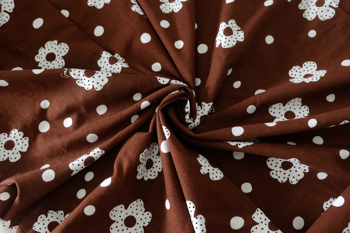 Chocolate Daisy Linen Cotton – 3.3 yd