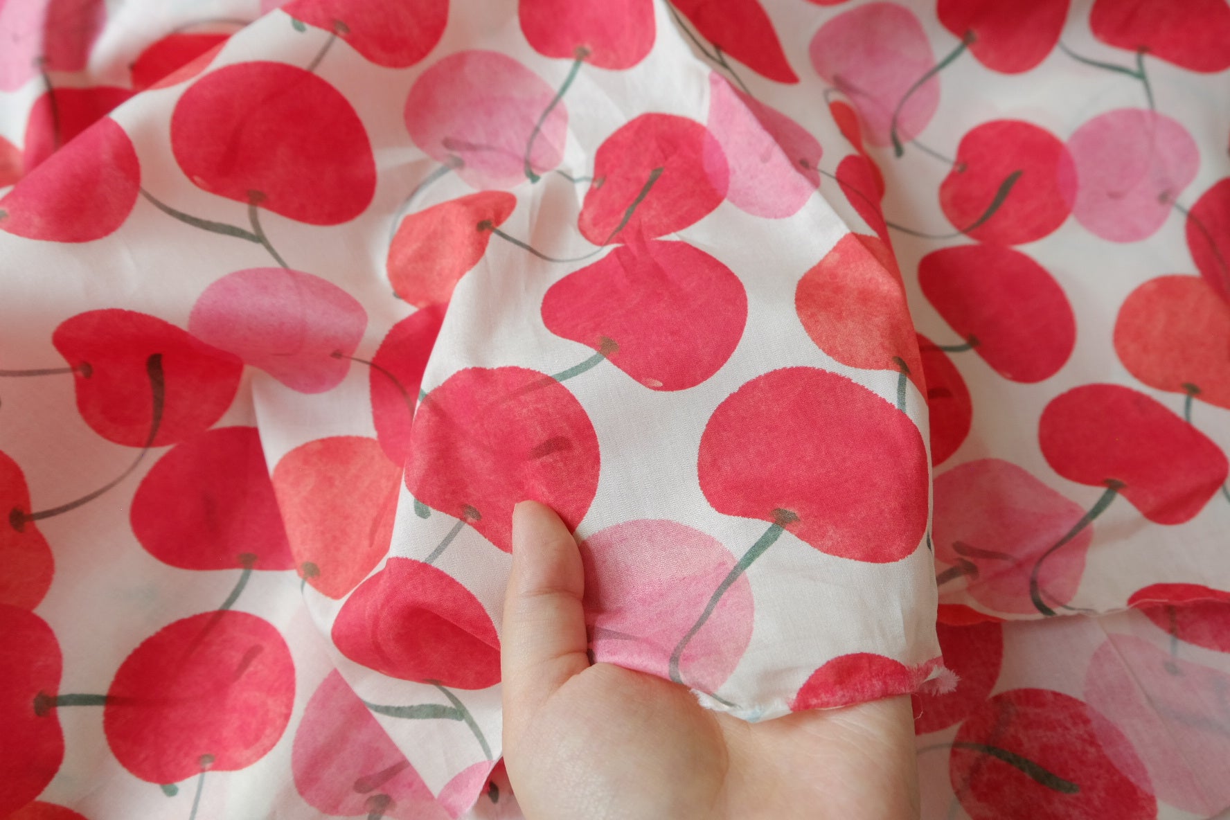 Watercolor Cherry Ultra-Light 80s Cotton Lawn — 1.64 yd