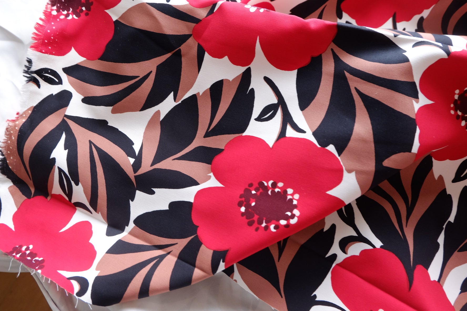 Red Floral Heavy Cotton Sateen – 1.6 yd