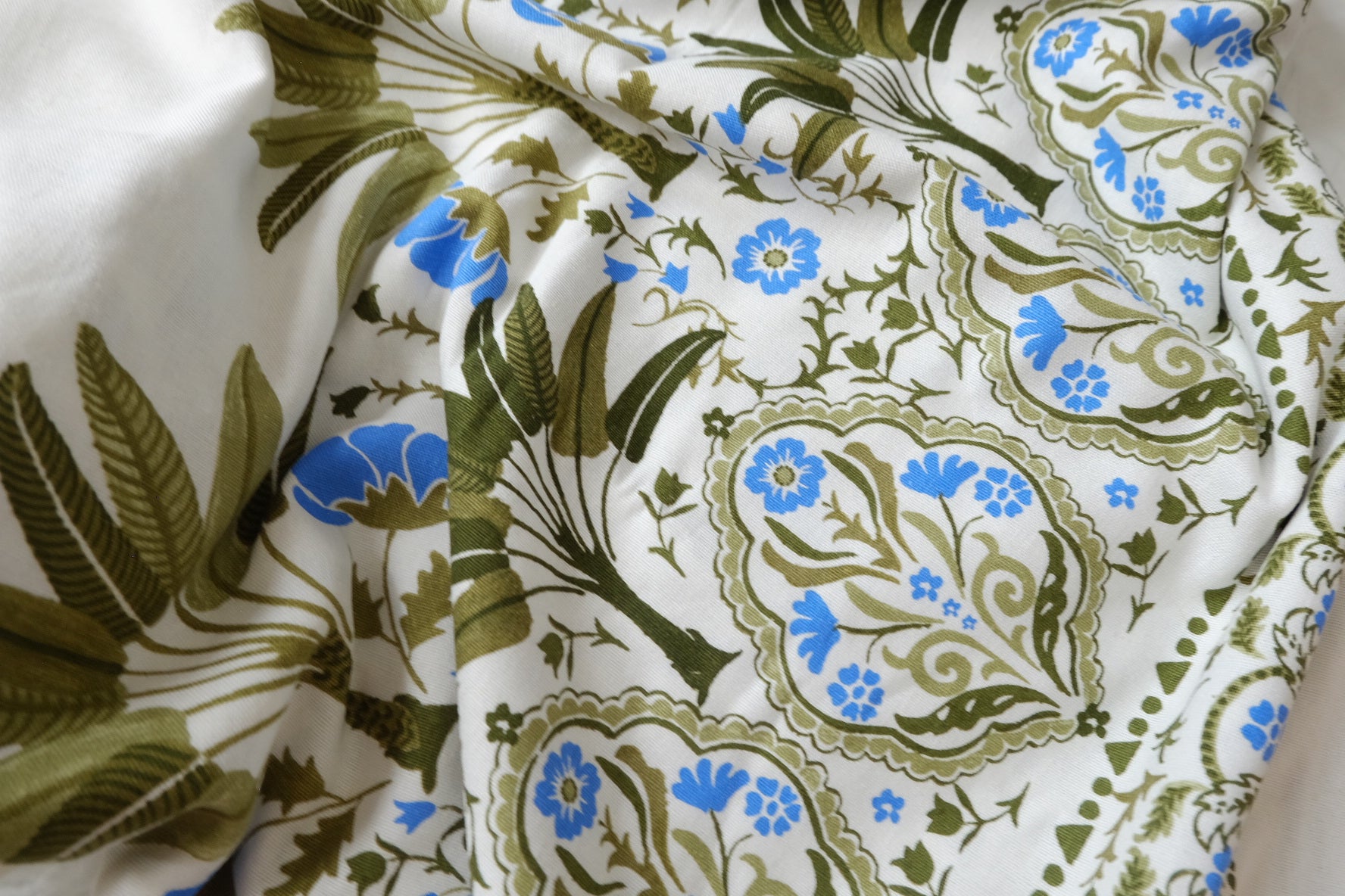 Washed Double-Border Floral Linen in Olive & Blue — 1.64 Yards