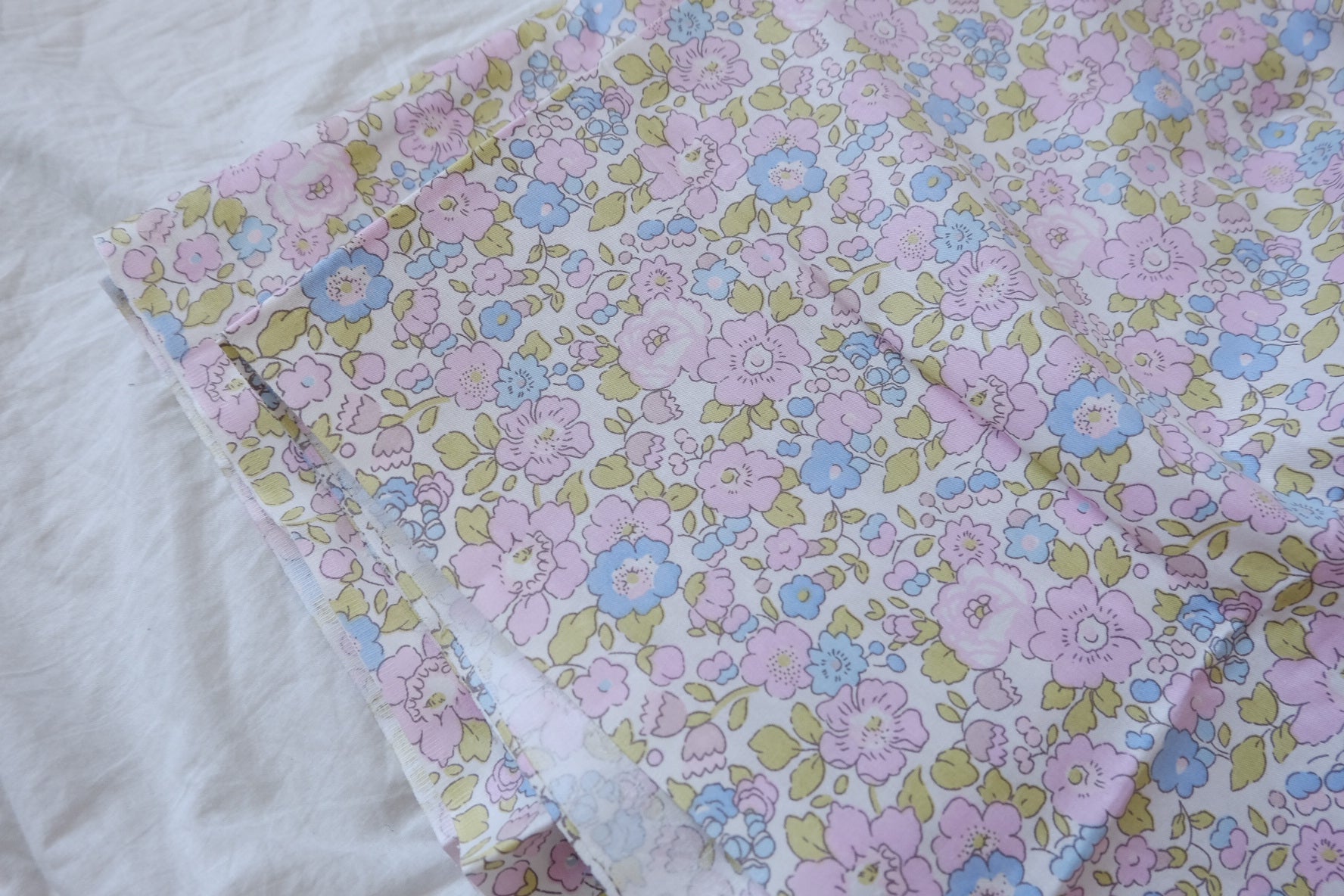 Soft Pastel Floral Cotton Twill Fabric - 1.64 yd
