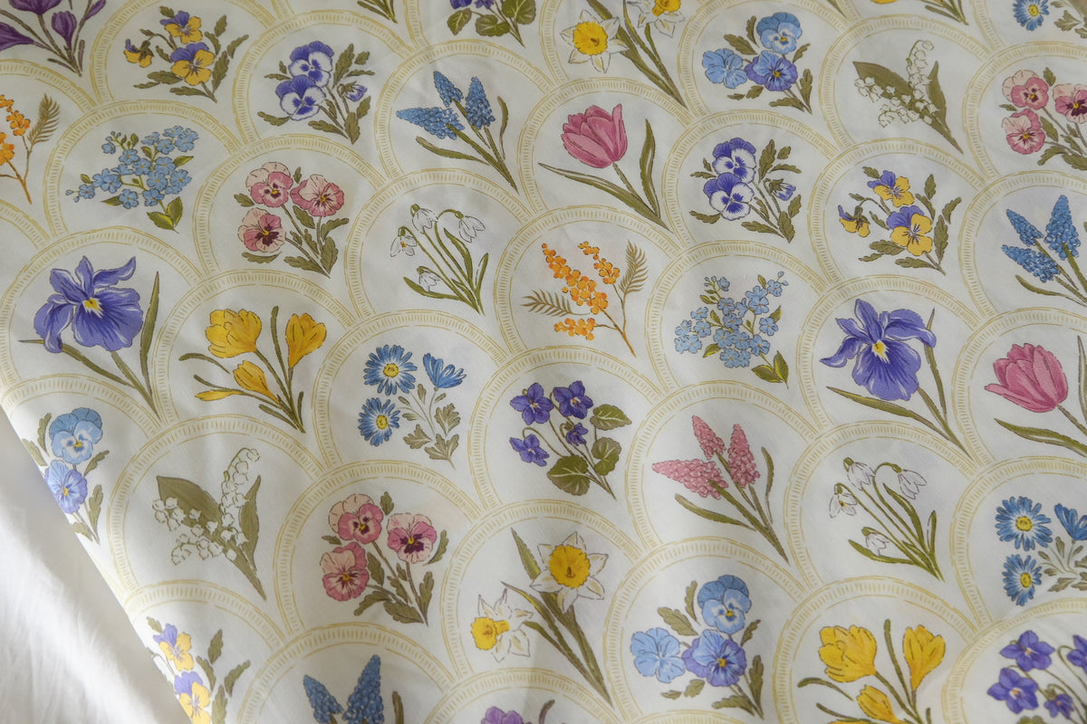 Botanical Keepsakes – Floral Cotton Lawn Fabric | 3.3 yards
