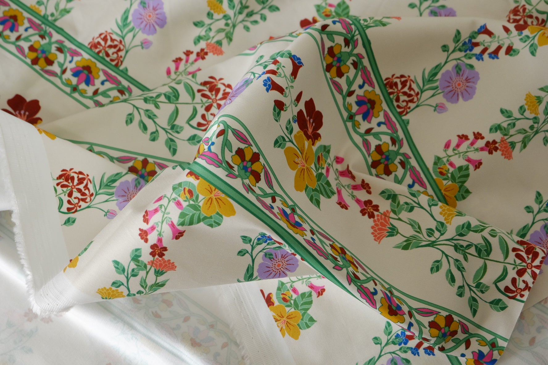 Botanical Border Stretch Cotton Sateen – 2.2 yd