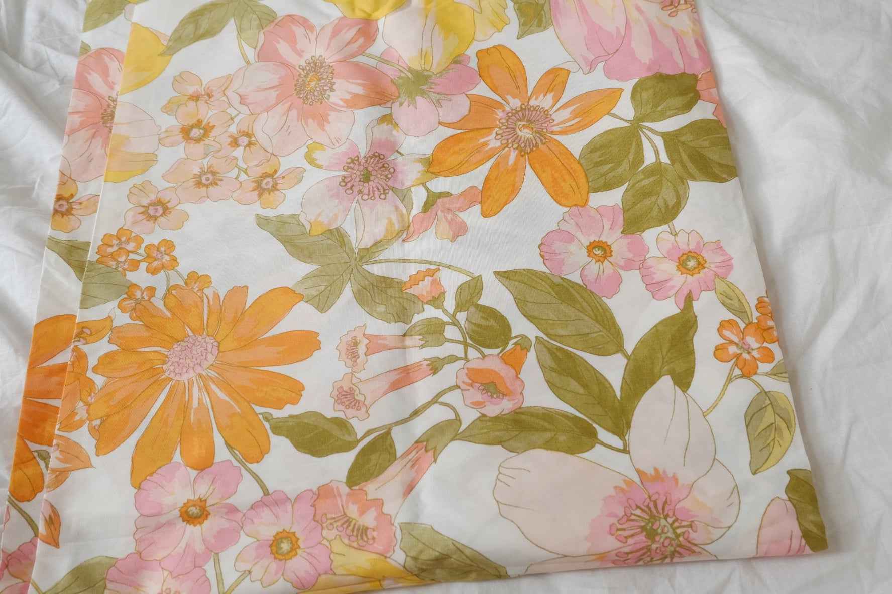 Bold Floral Cotton Poplin Fabric, Crisp Dress Weight, 3.28 Yards