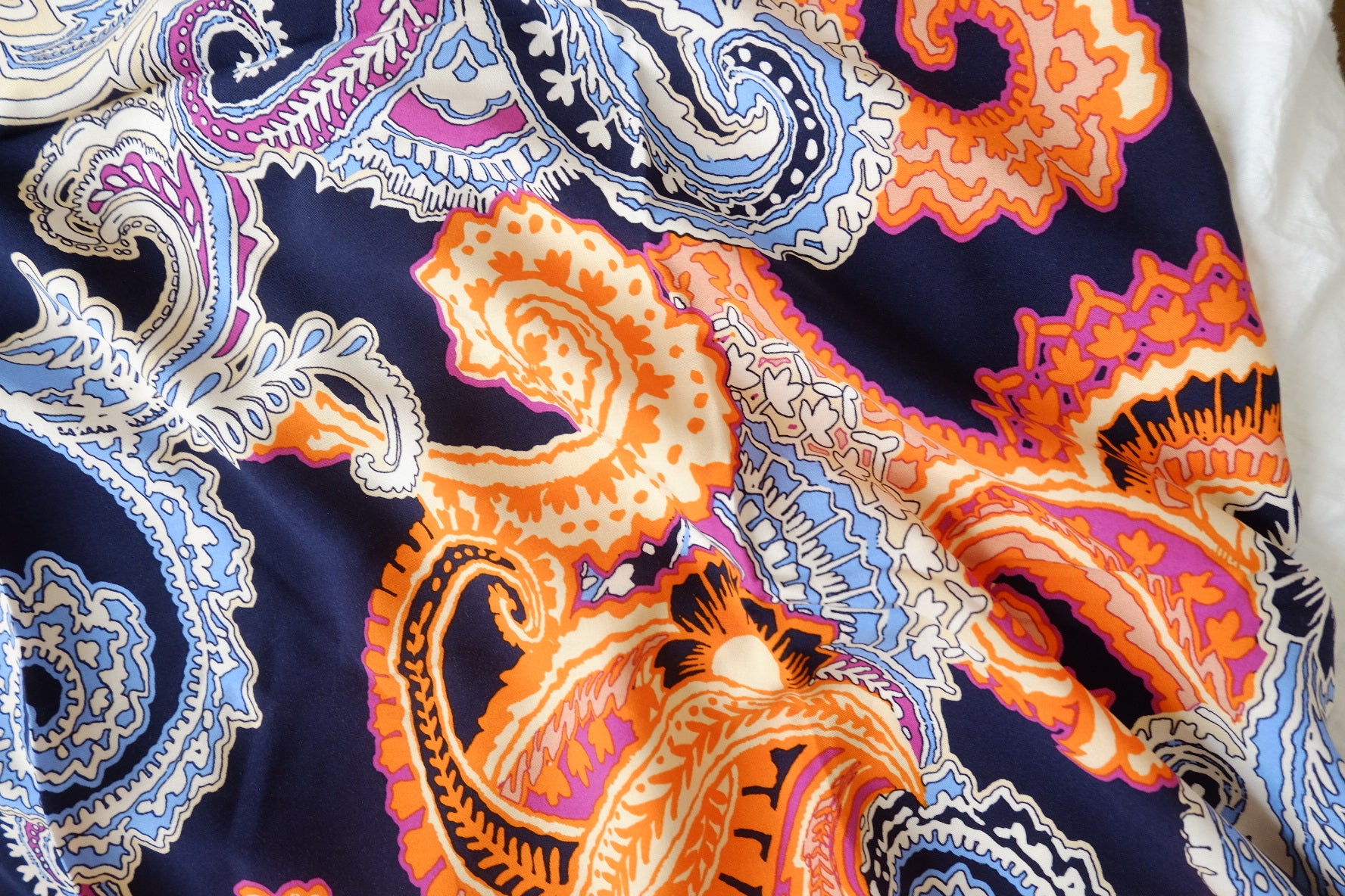 Bold Paisley Cotton Rayon Fabric, 3.28 Yards