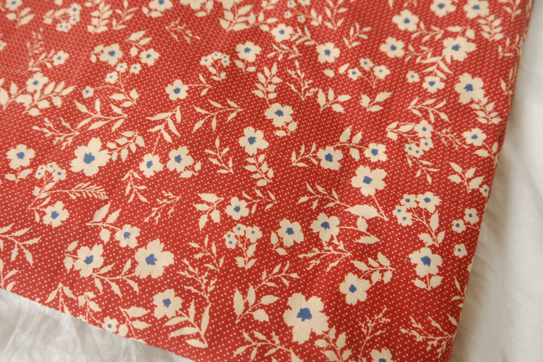 Rust Floral 60s Cotton Poplin, 1.64 Yards