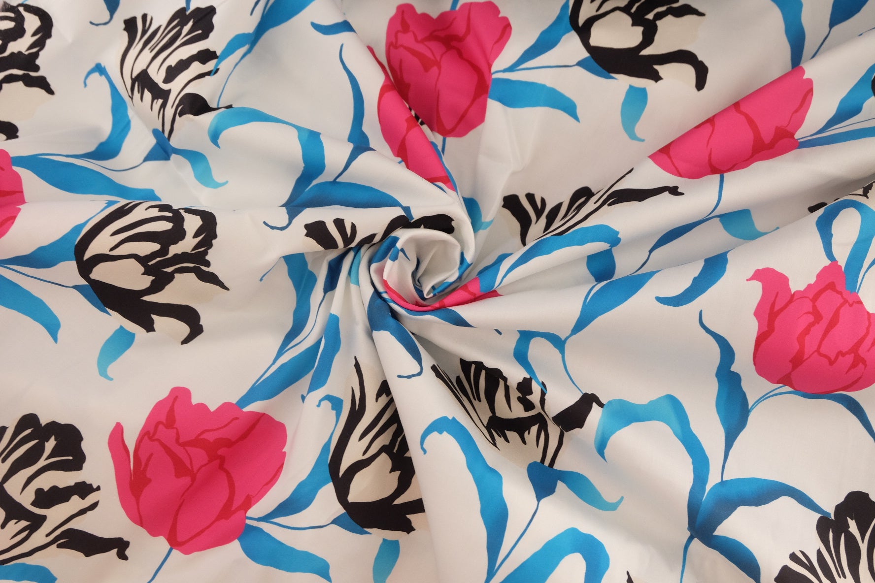 Bold Floral Cotton Sateen – 3.3 yd
