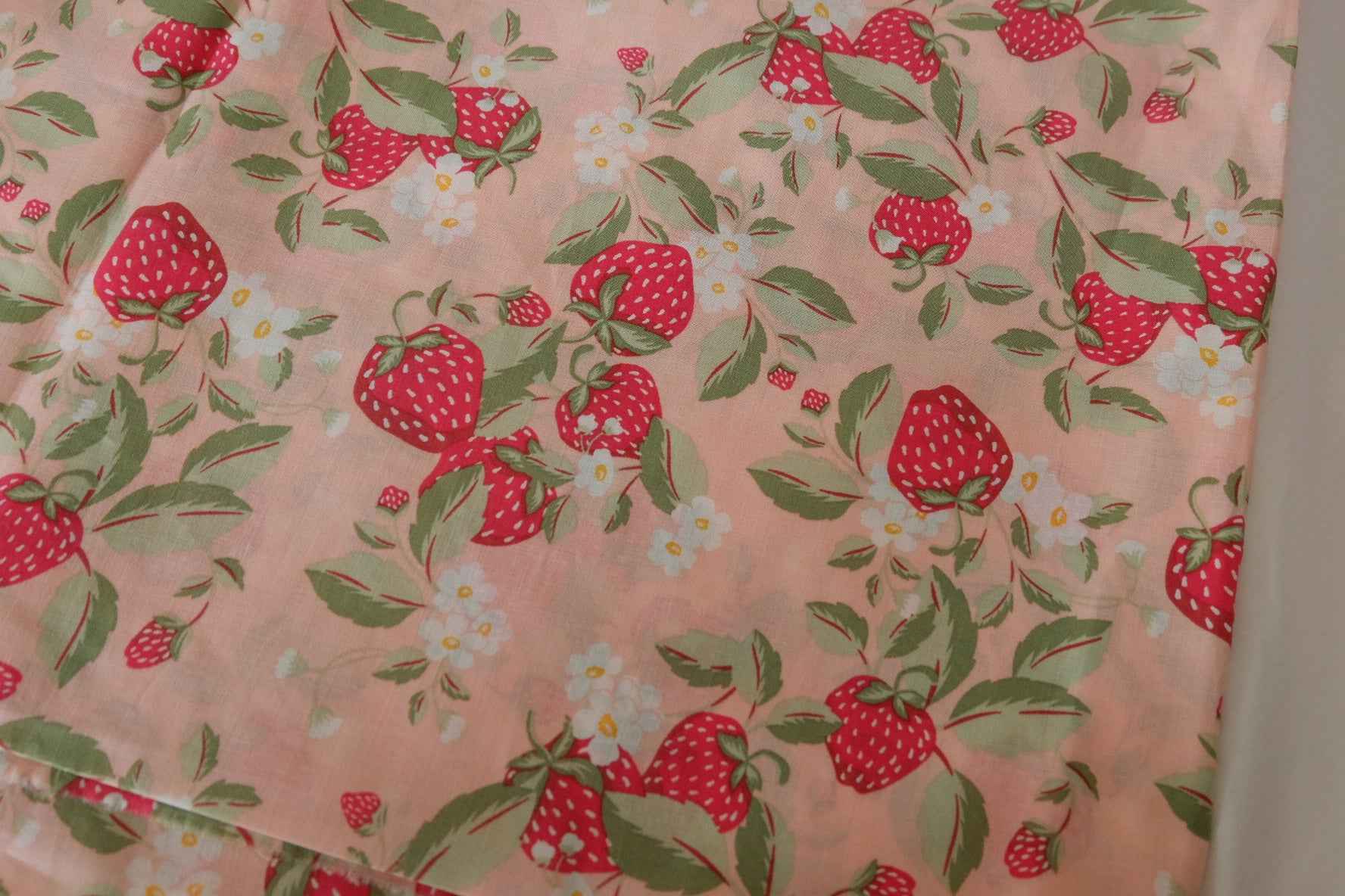 Strawberry Garden Cotton Lawn Fabric – 2.2 yd