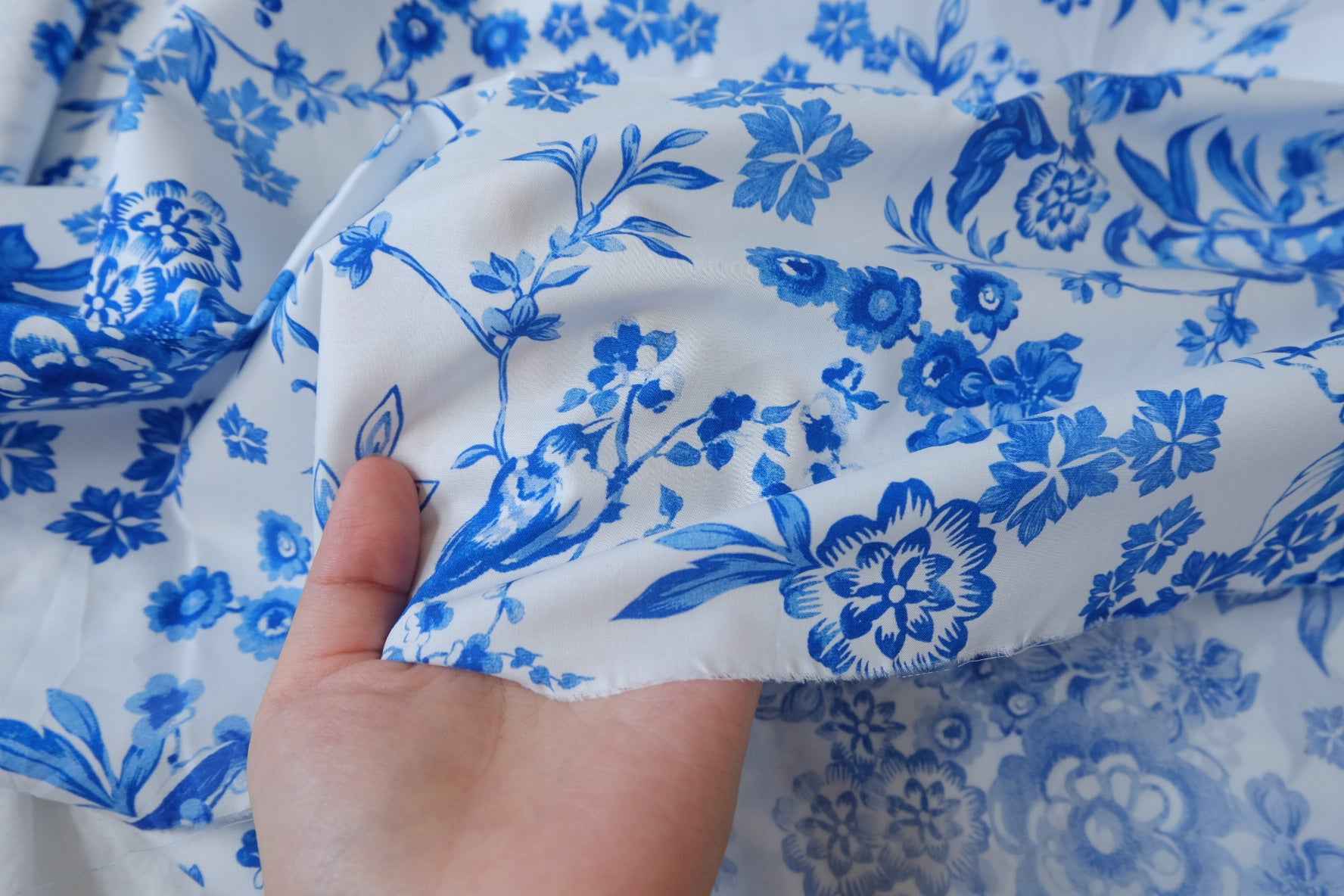 Blue Porcelain Floral High-Count Cotton Poplin Fabric - 3.28 yd