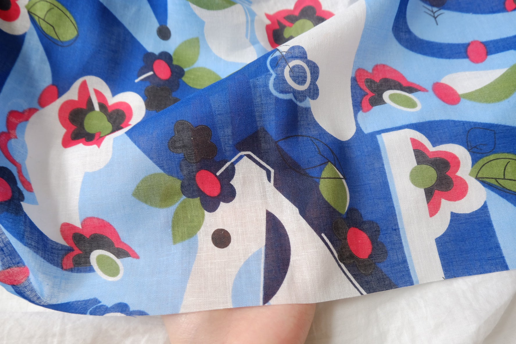 Blue Horse Folk Print Lightweight Linen Cotton Fabric - 2.19 yd