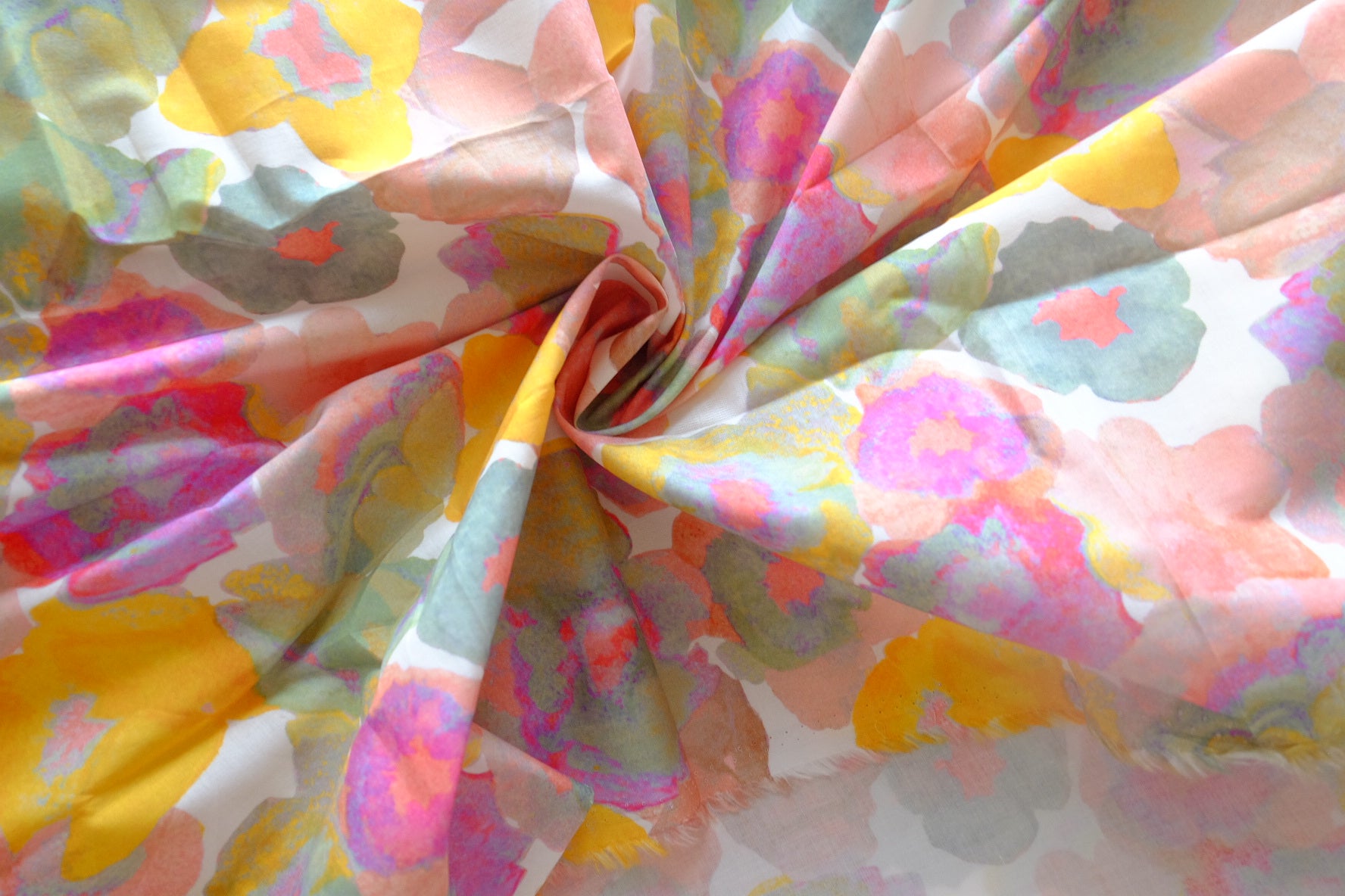 Painterly Summer Floral Cotton Lawn Fabric - 3.94 yd