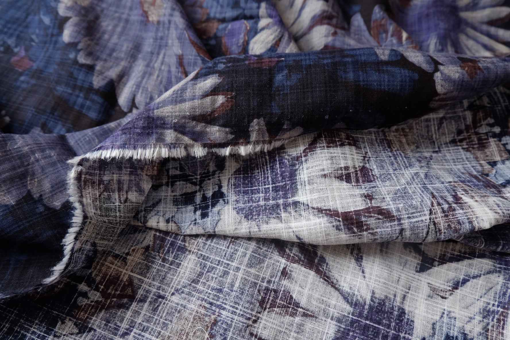Quiet Blue Daisy Cotton Linen Fabric - 1.64 yd