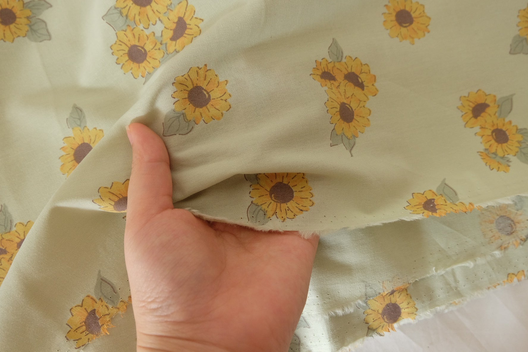 Sweet Sunflower Floral Cotton Fabric – Soft Cotton – 1.6 yd/2.2 yd
