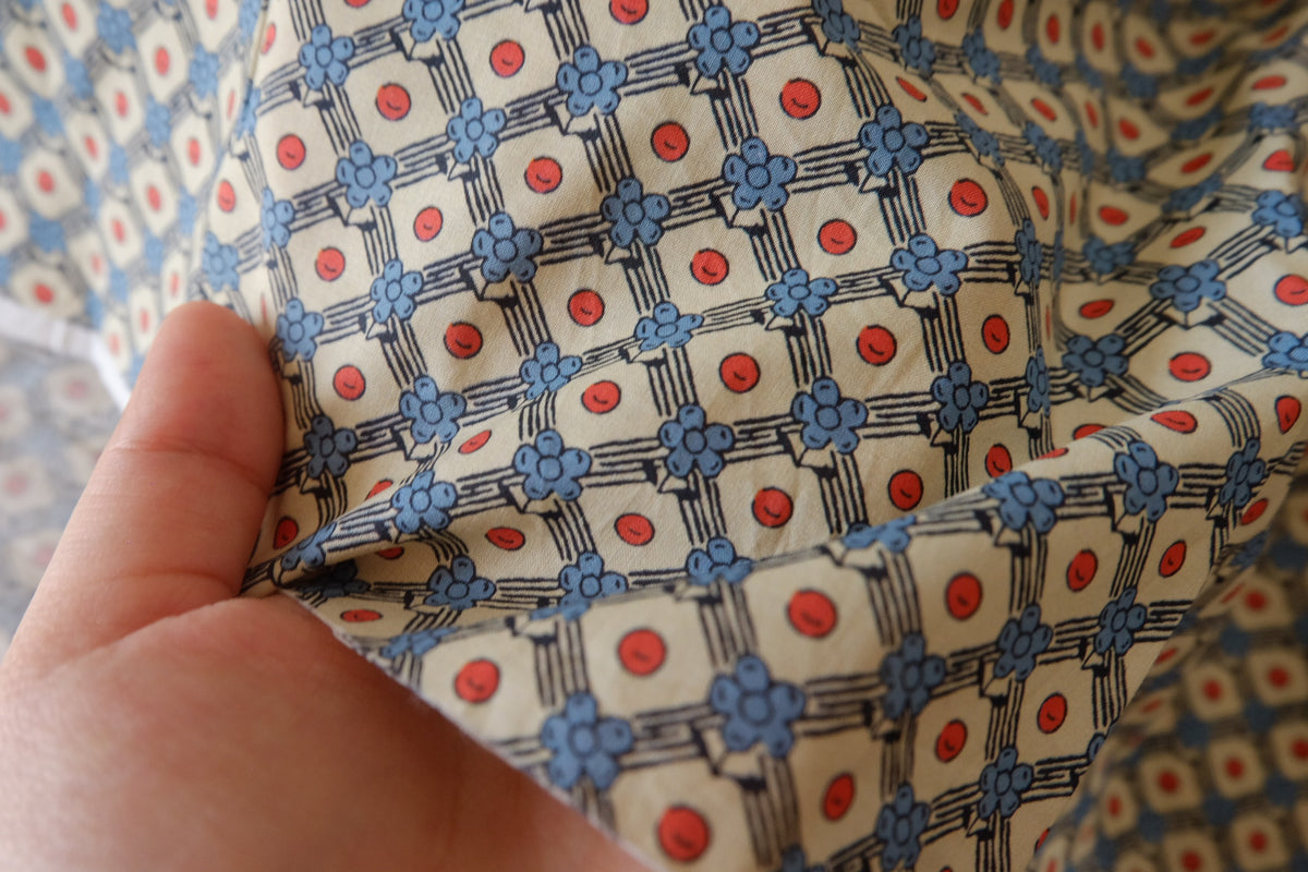 Little Blue Blossoms – Vintage Geometric Cotton Lawn | 1.6 yards