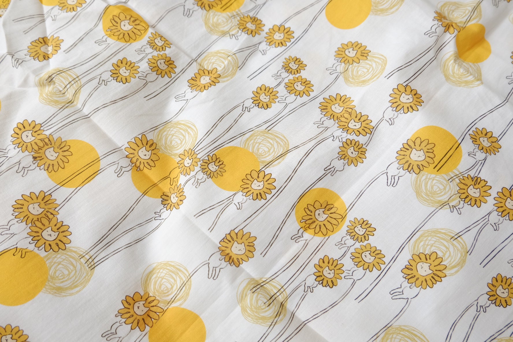 Yellow Daisy Cotton Poplin Small Cut — 1.31 yd