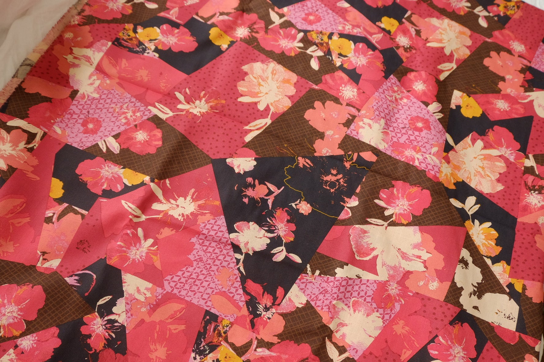 Showa-Inspired Patchwork Floral Linen Cotton Fabric, 3.28 Yards