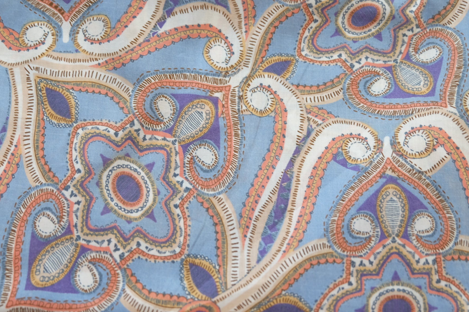 Paisley Medallion Cotton Poplin, Lightweight 80s, 3.3 Yards