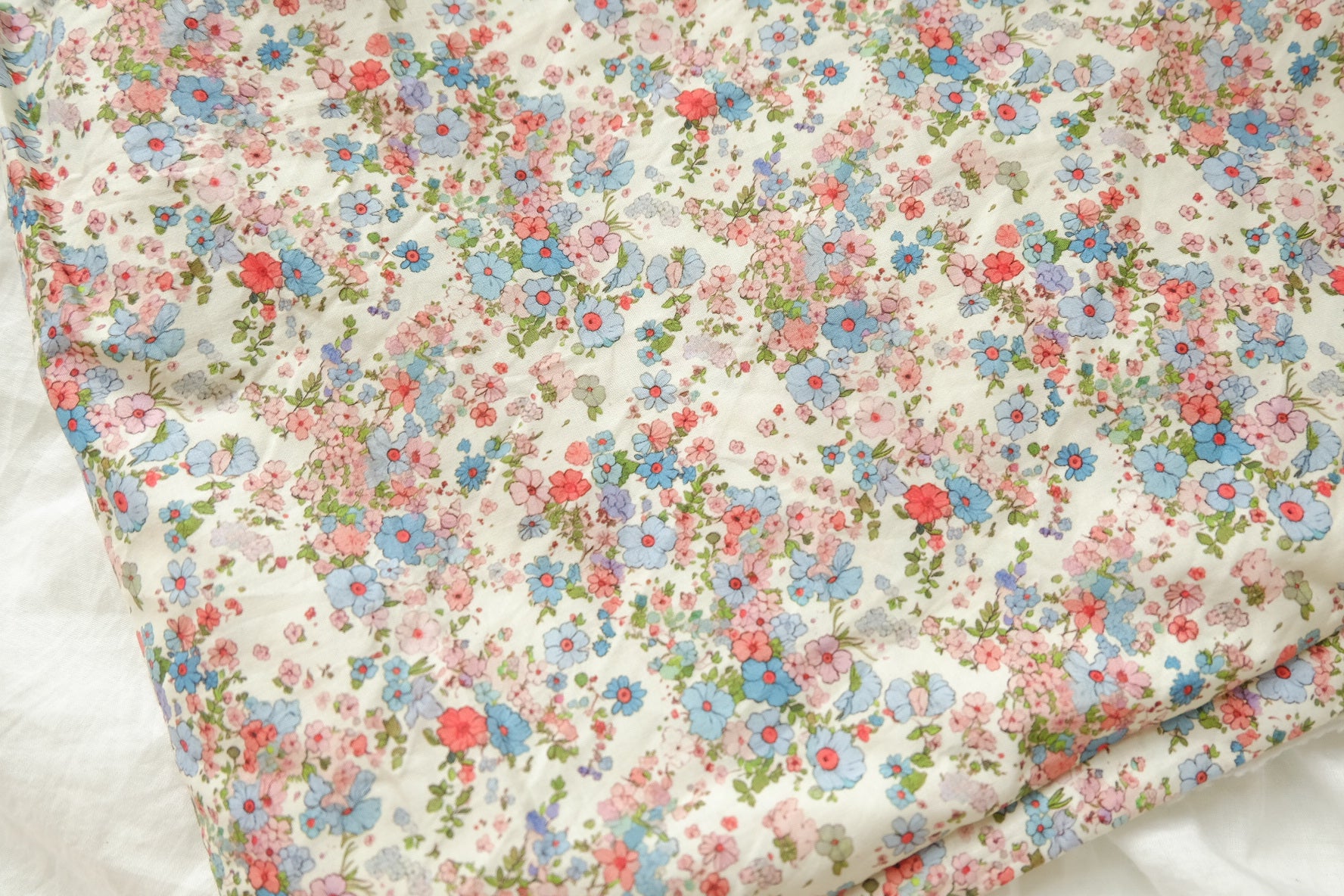 Ditsy Floral Cotton Poplin, Lightweight 80s, 2.2 Yards