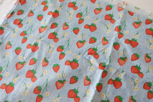 Strawberry & Daisy Cotton Lawn Fabric – 1.6 yd