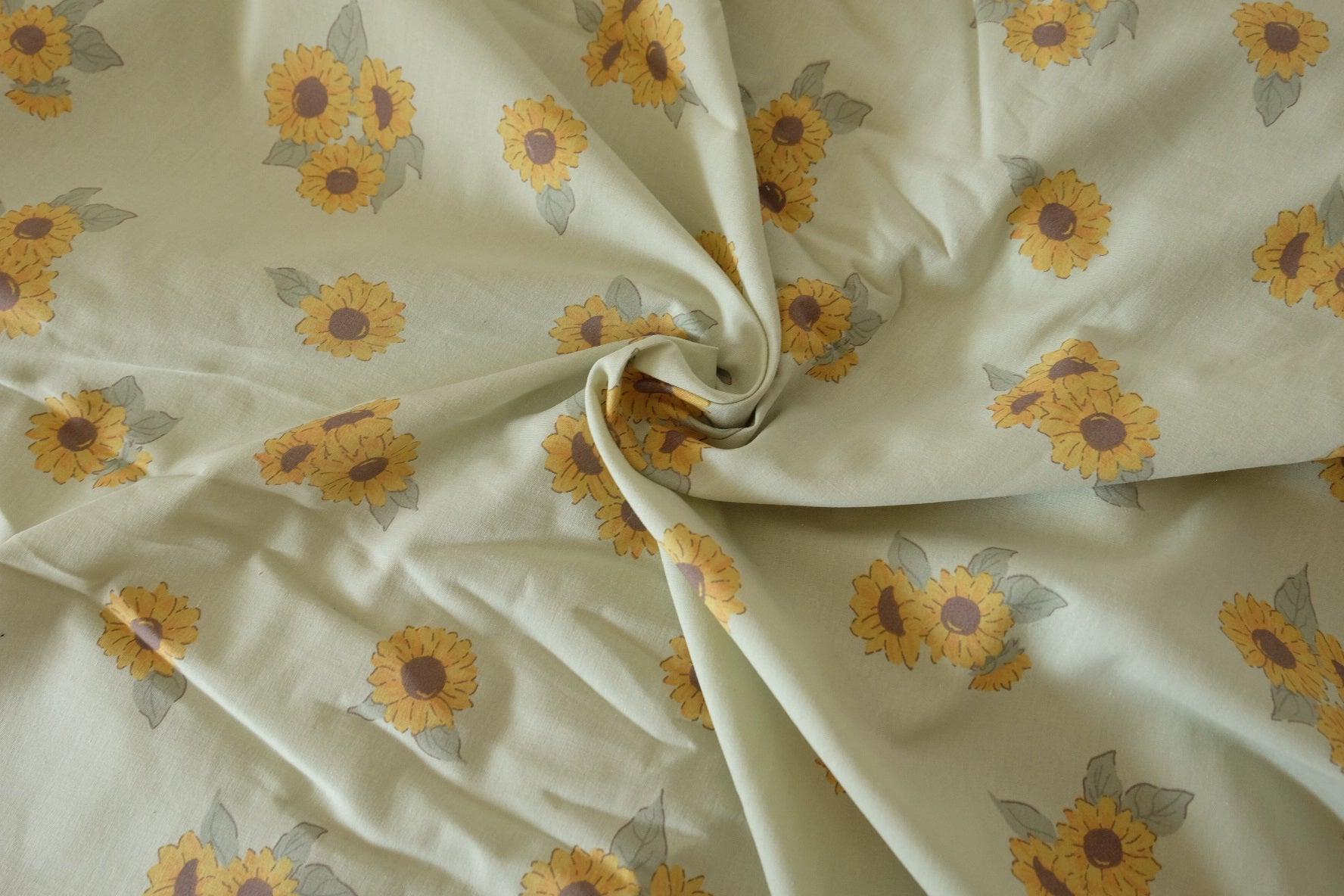 Sweet Sunflower Floral Cotton Fabric – Soft Cotton – 1.6 yd/2.2 yd