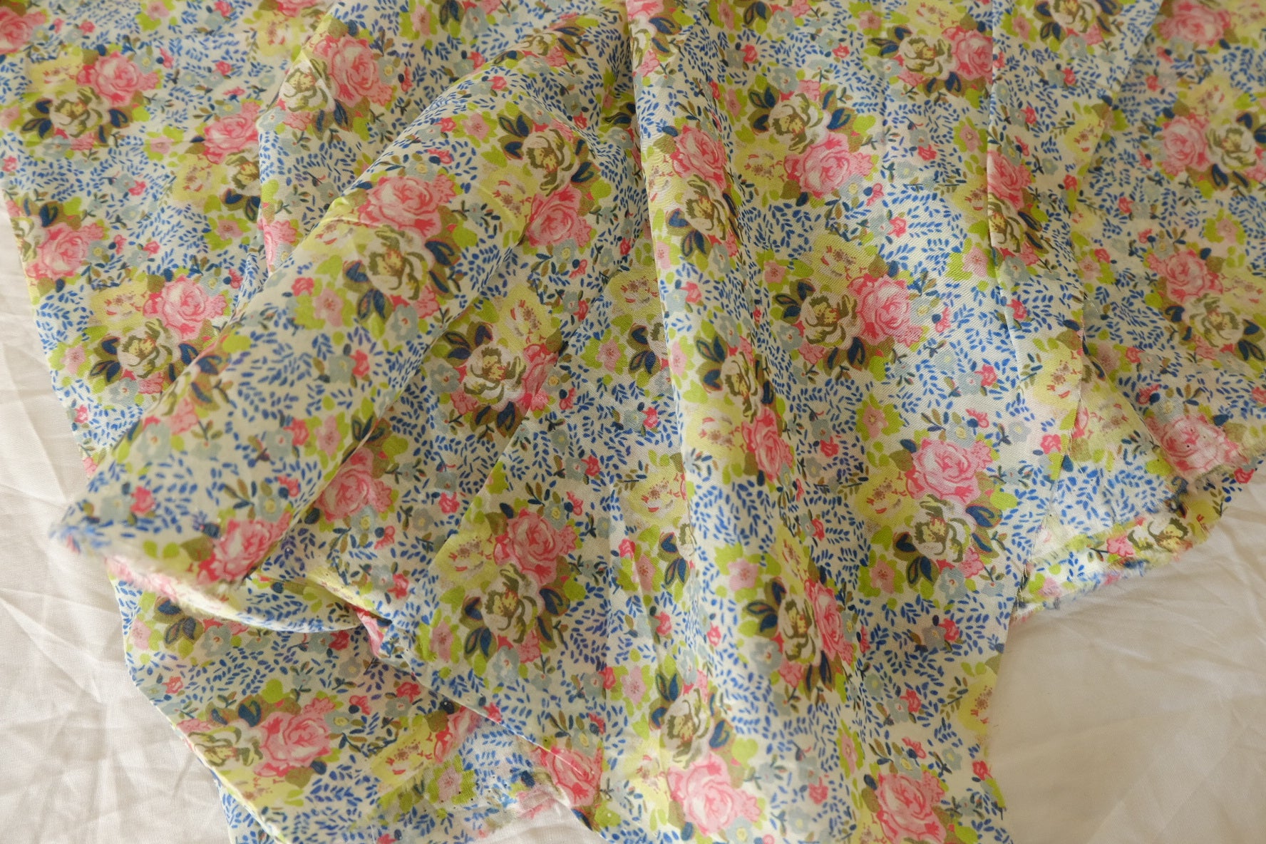 Blue Sprig Rose Lightweight Cotton – 1.09 yd