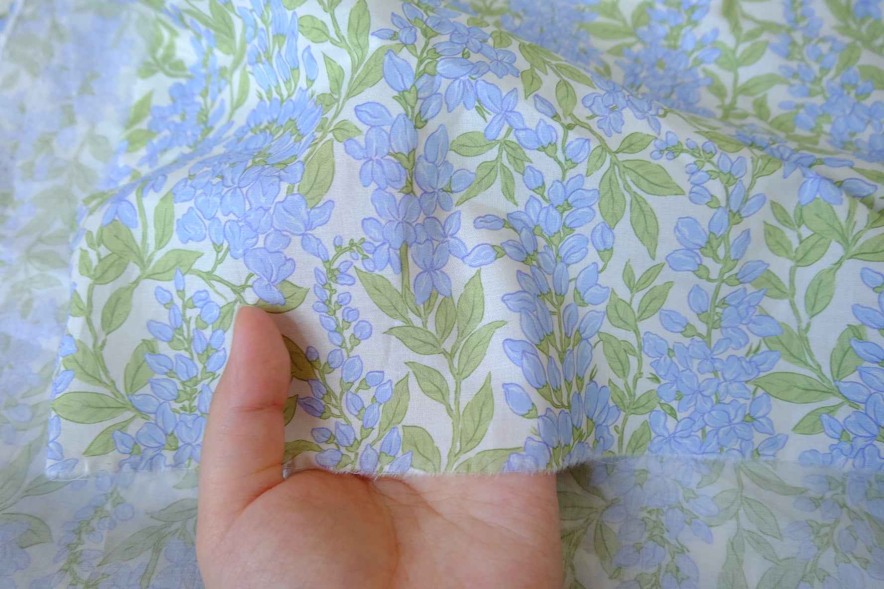 Blue Wisteria Floral Lightweight Cotton Fabric - 2.08 yd