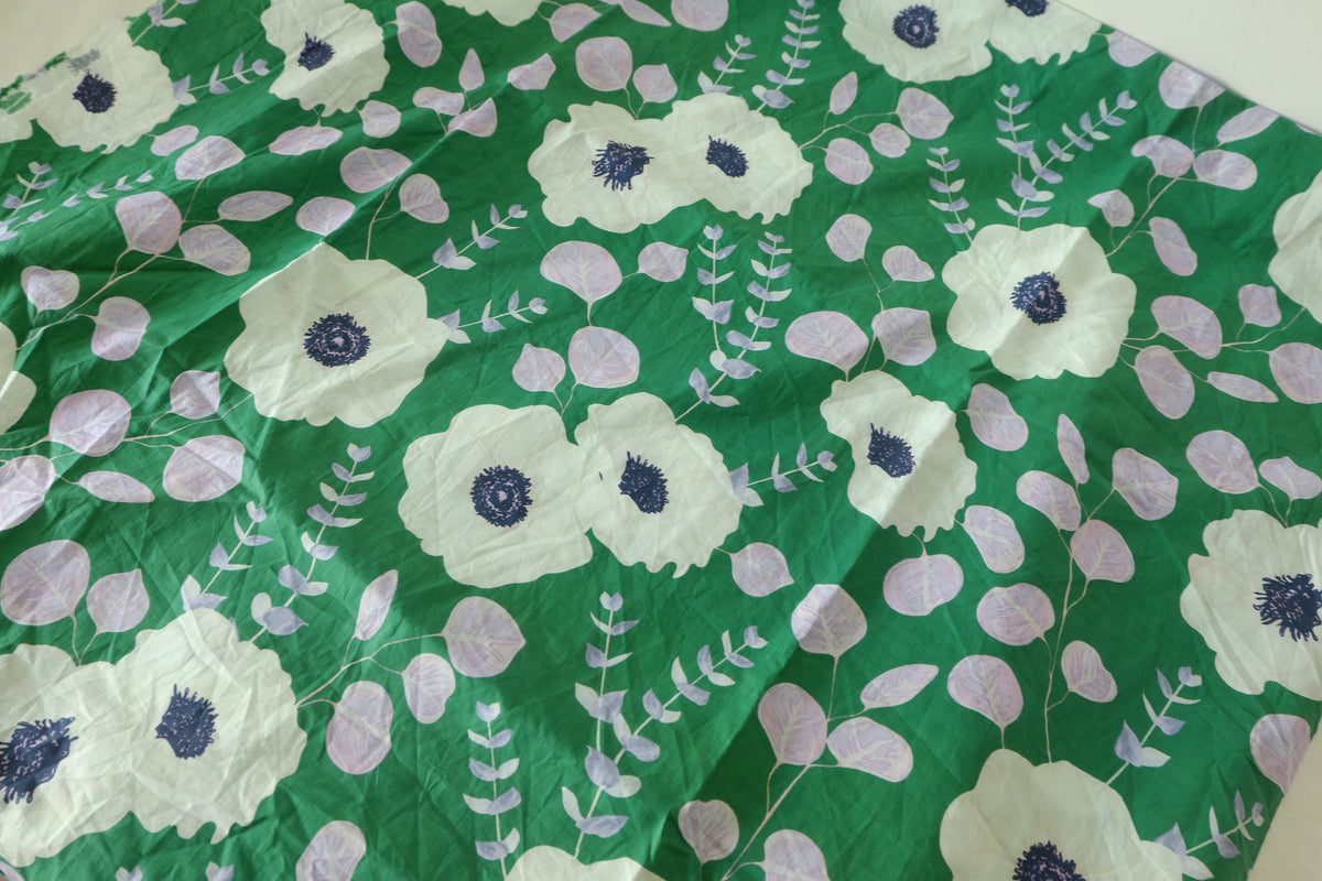 Green Poppy Cotton Lawn – 1.4 yd