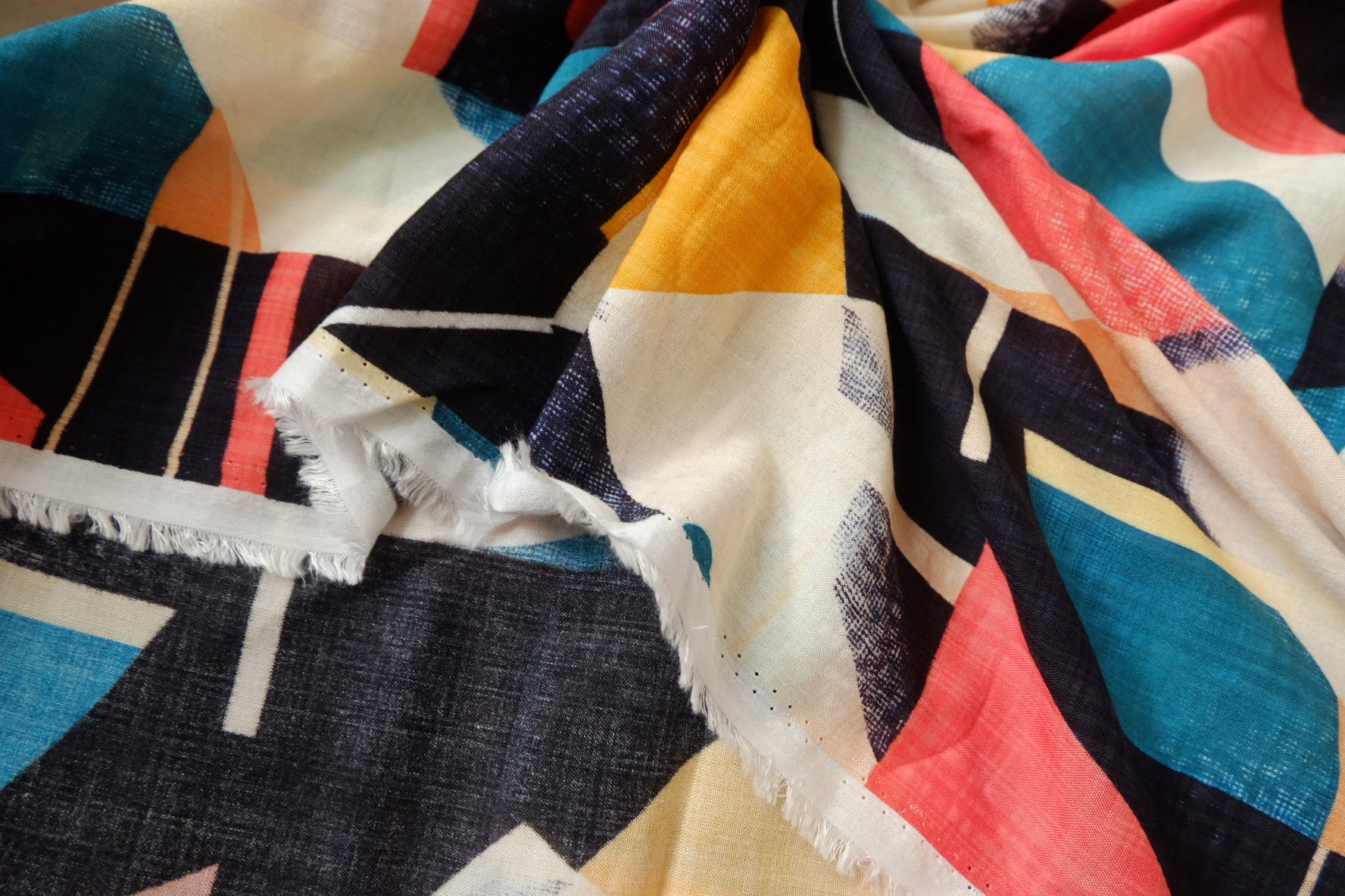 Abstract Geometric Cotton Linen Fabric – Soft, Lightweight Summer Shirting (1.75 yards)