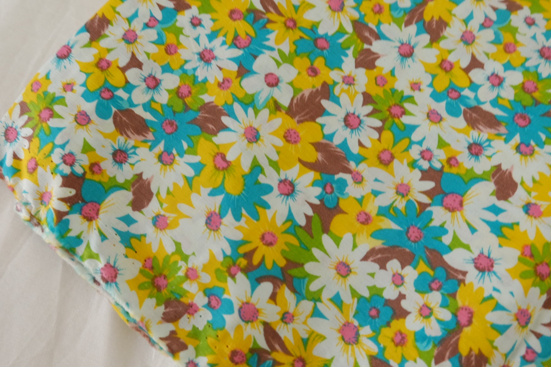 Colorful Daisy Garden Cotton Fabric – 2.2 yd/ 3.3 yd