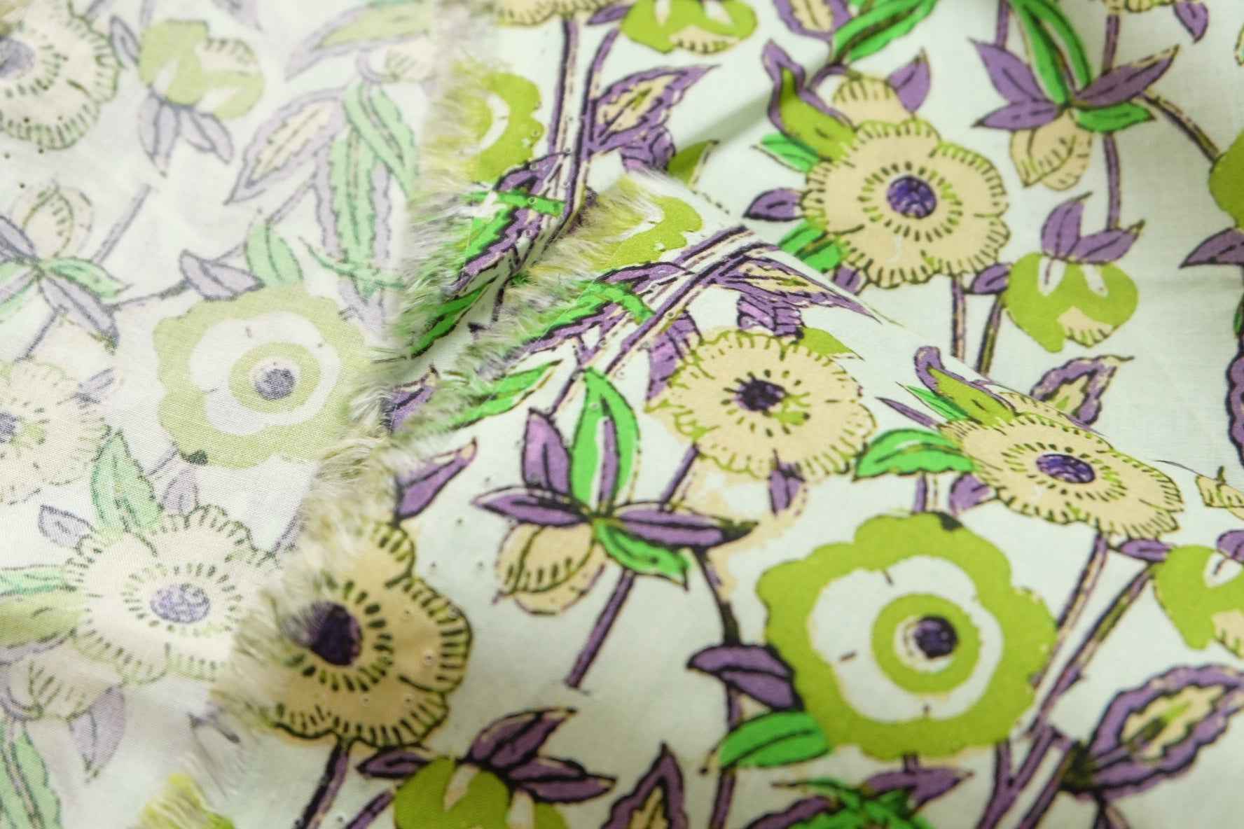 Green Vintage Floral Cotton Poplin Fabric, 60s Cotton Shirting Weight, 2.19 Yards