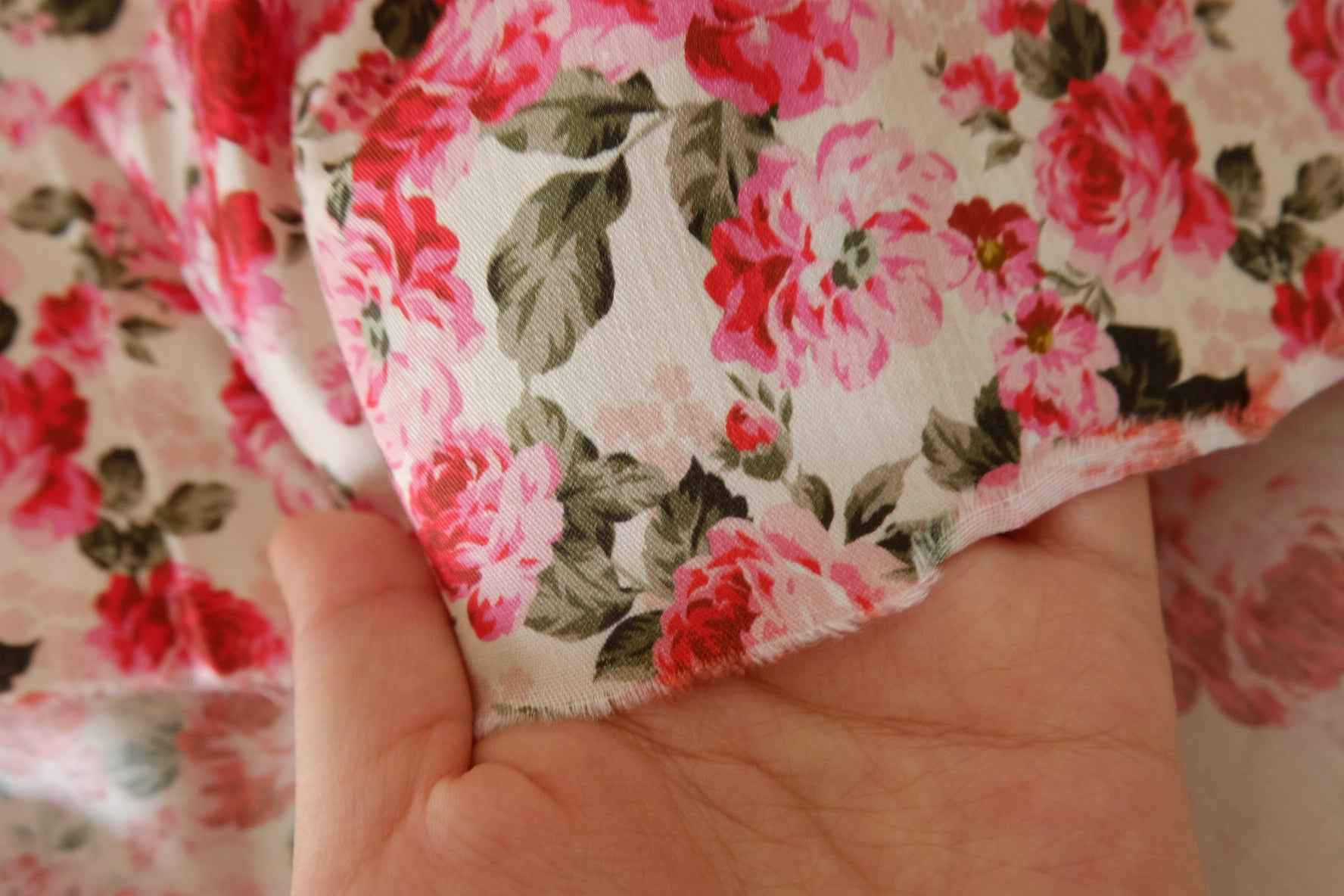 Pink Rose Cotton Poplin Small Cut — 1.53 yd