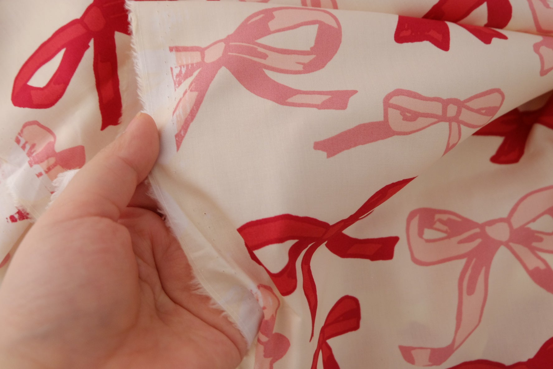 Red Bow Cotton Lawn – 2.2 yd