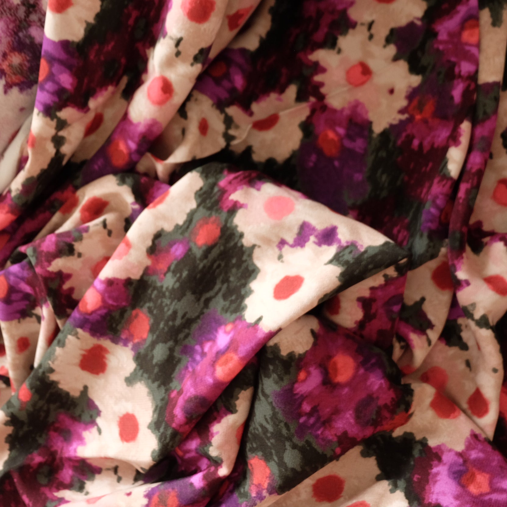 Painterly Viscose Satin-Feel Fabric – Fluid Abstract Floral
