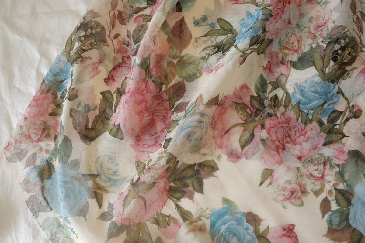 Vintage Rose Garden – Airy Floral Chiffon Fabric – 3.28 yd